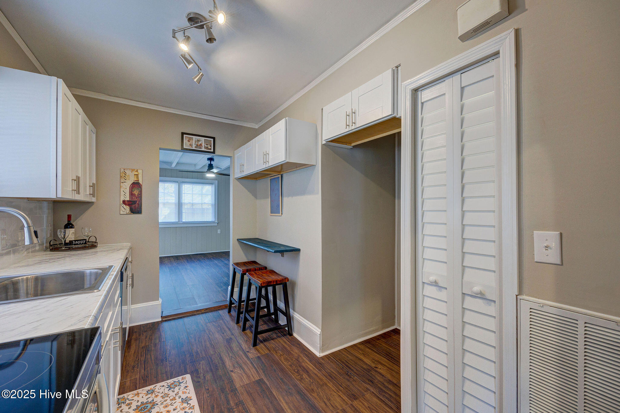 2153 Washington Street