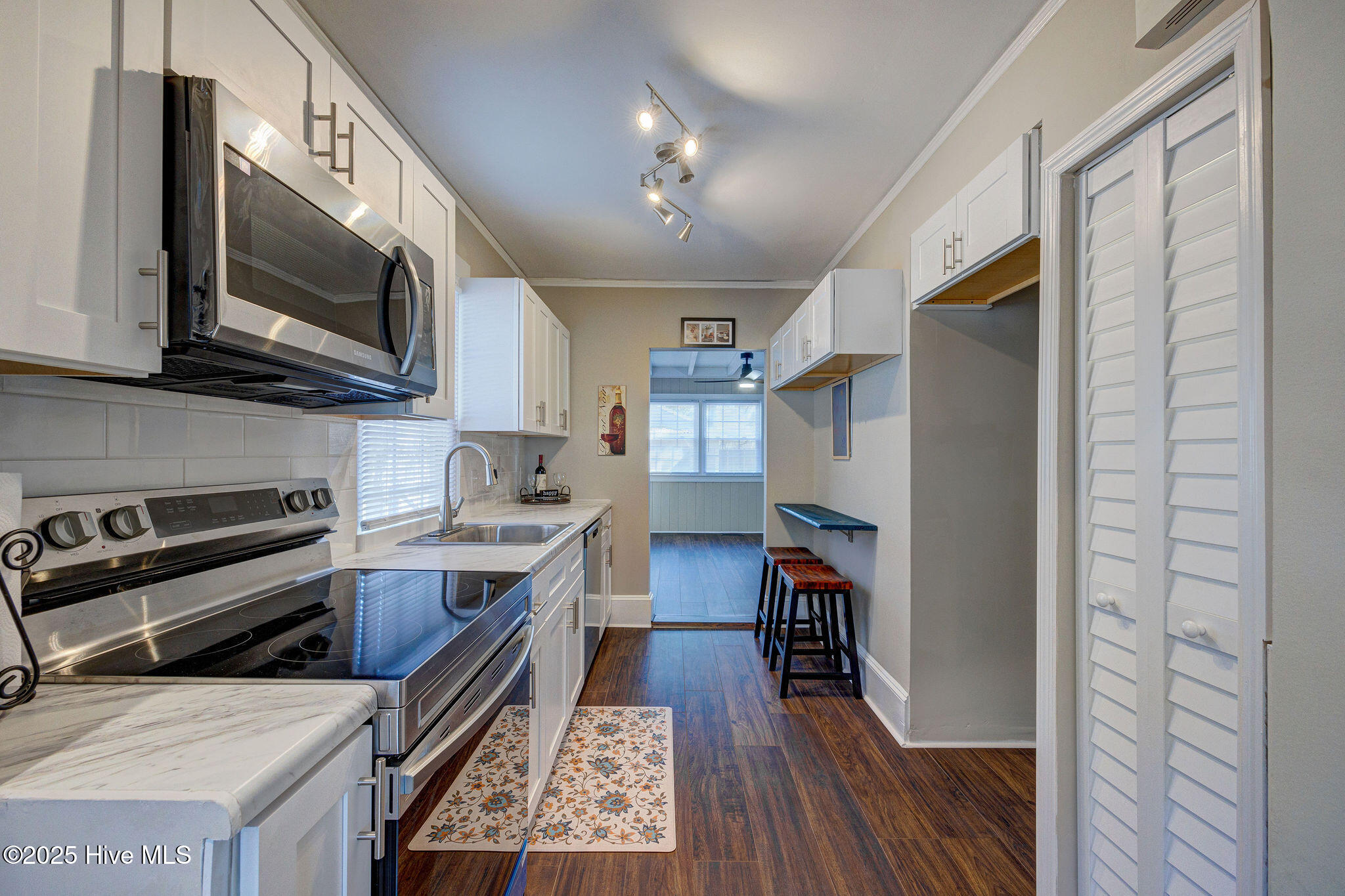 2153 Washington Street