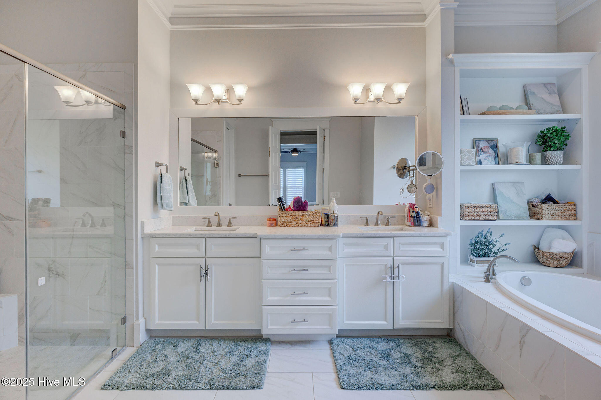 1605 S Moorings Drive