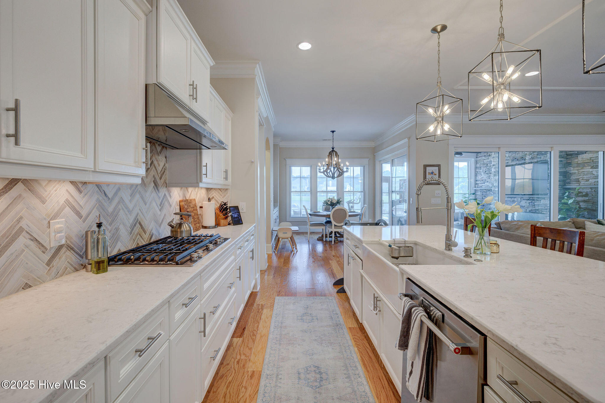 1605 S Moorings Drive