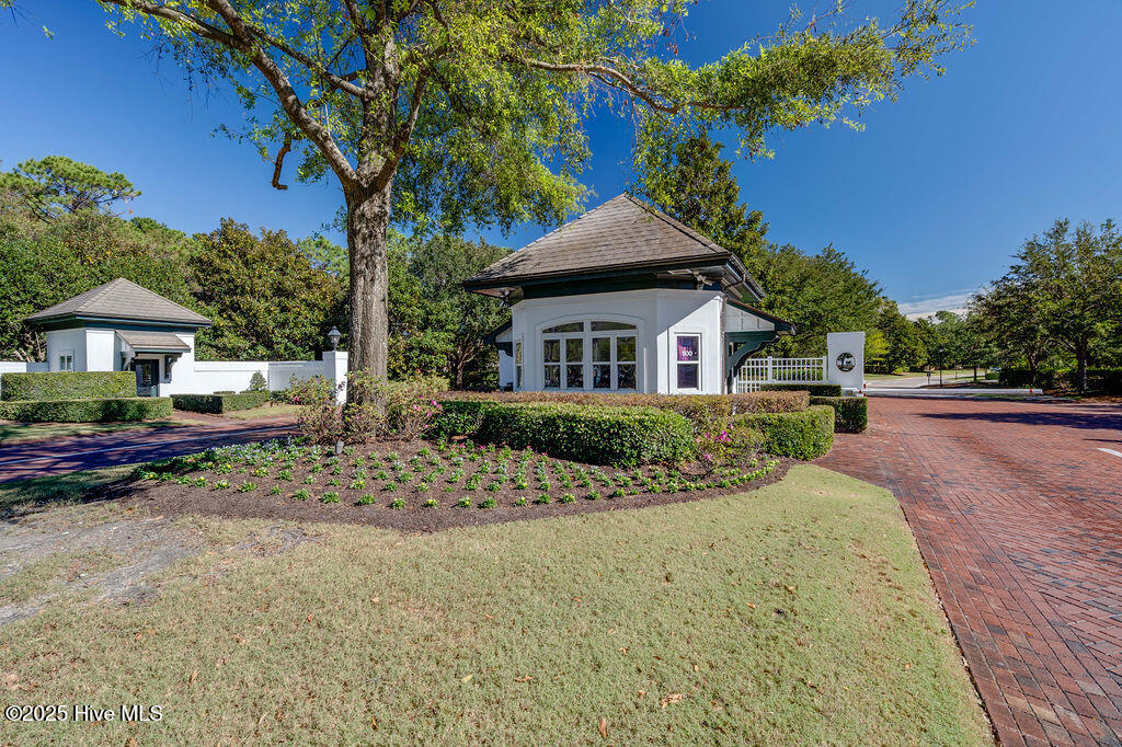 1605 S Moorings Drive