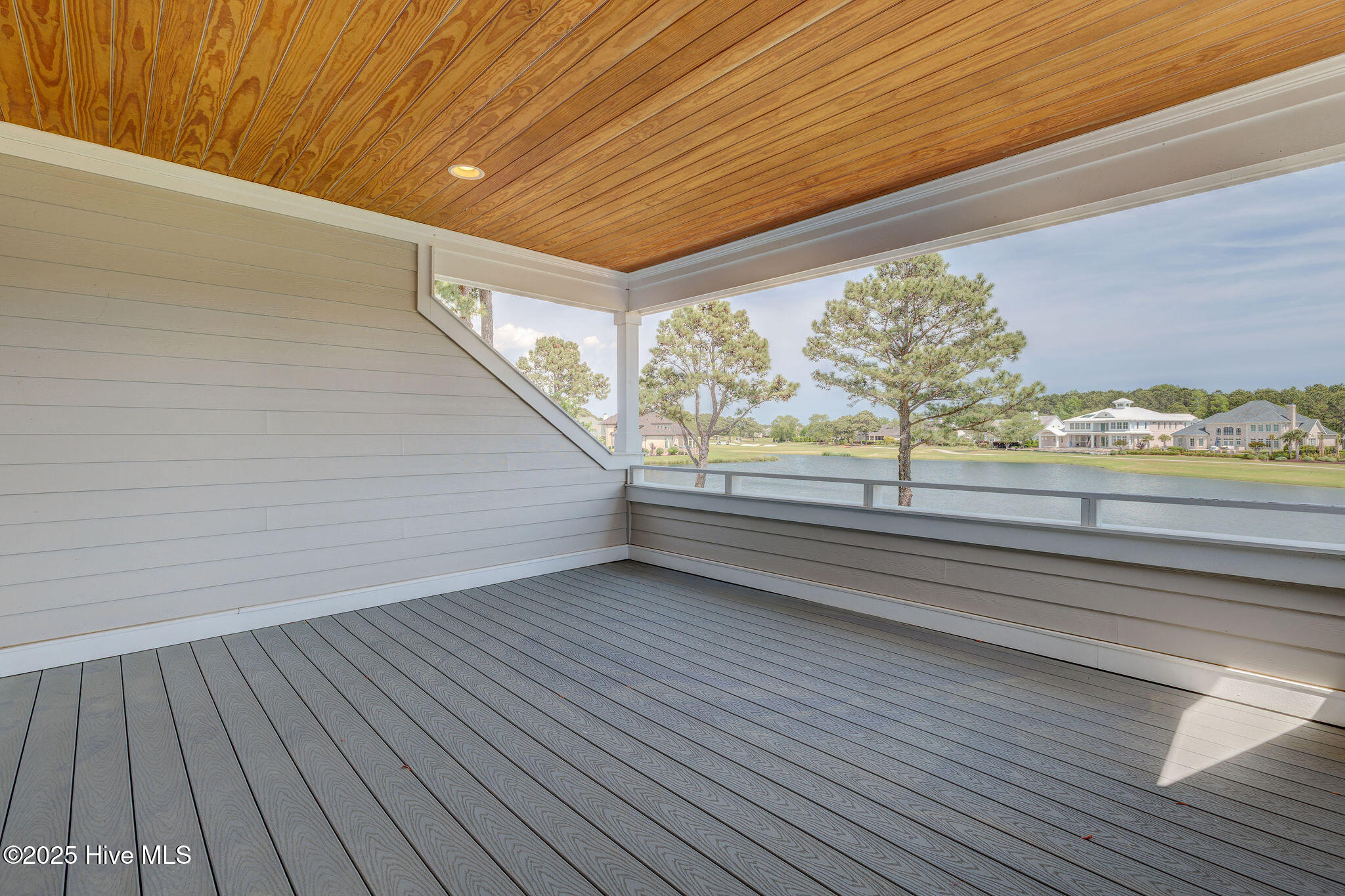 1605 S Moorings Drive