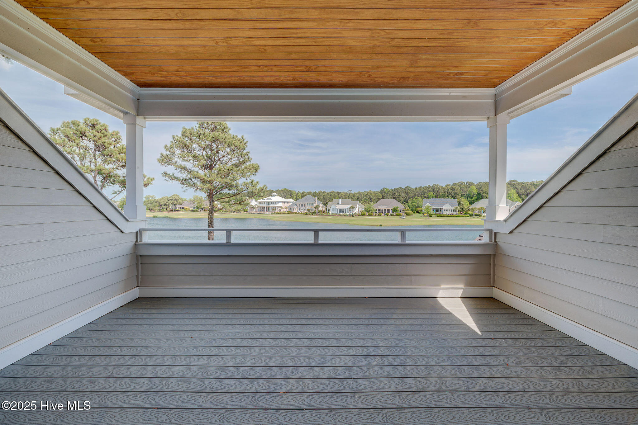 1605 S Moorings Drive