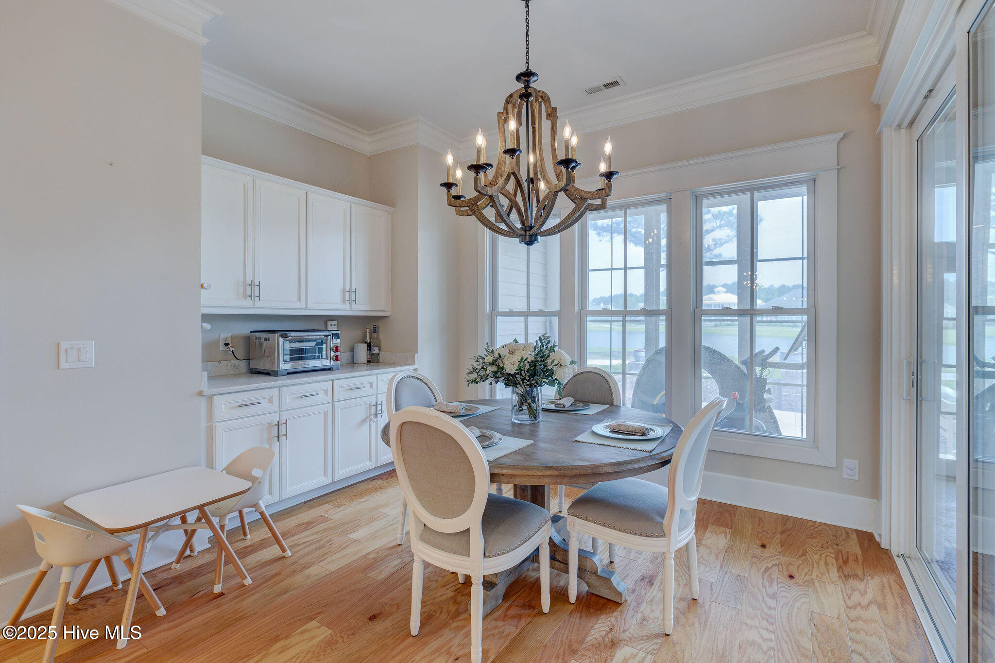 1605 S Moorings Drive