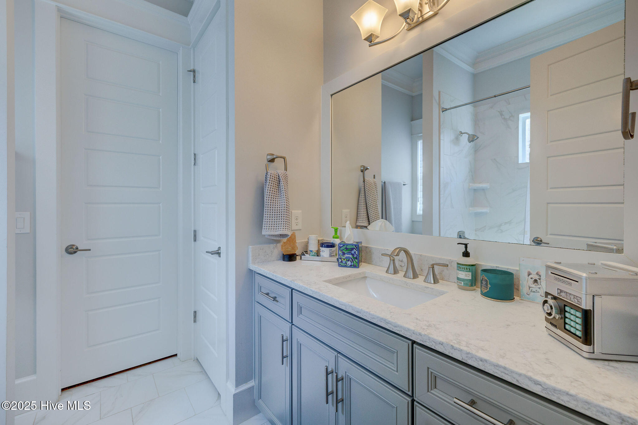 1605 S Moorings Drive