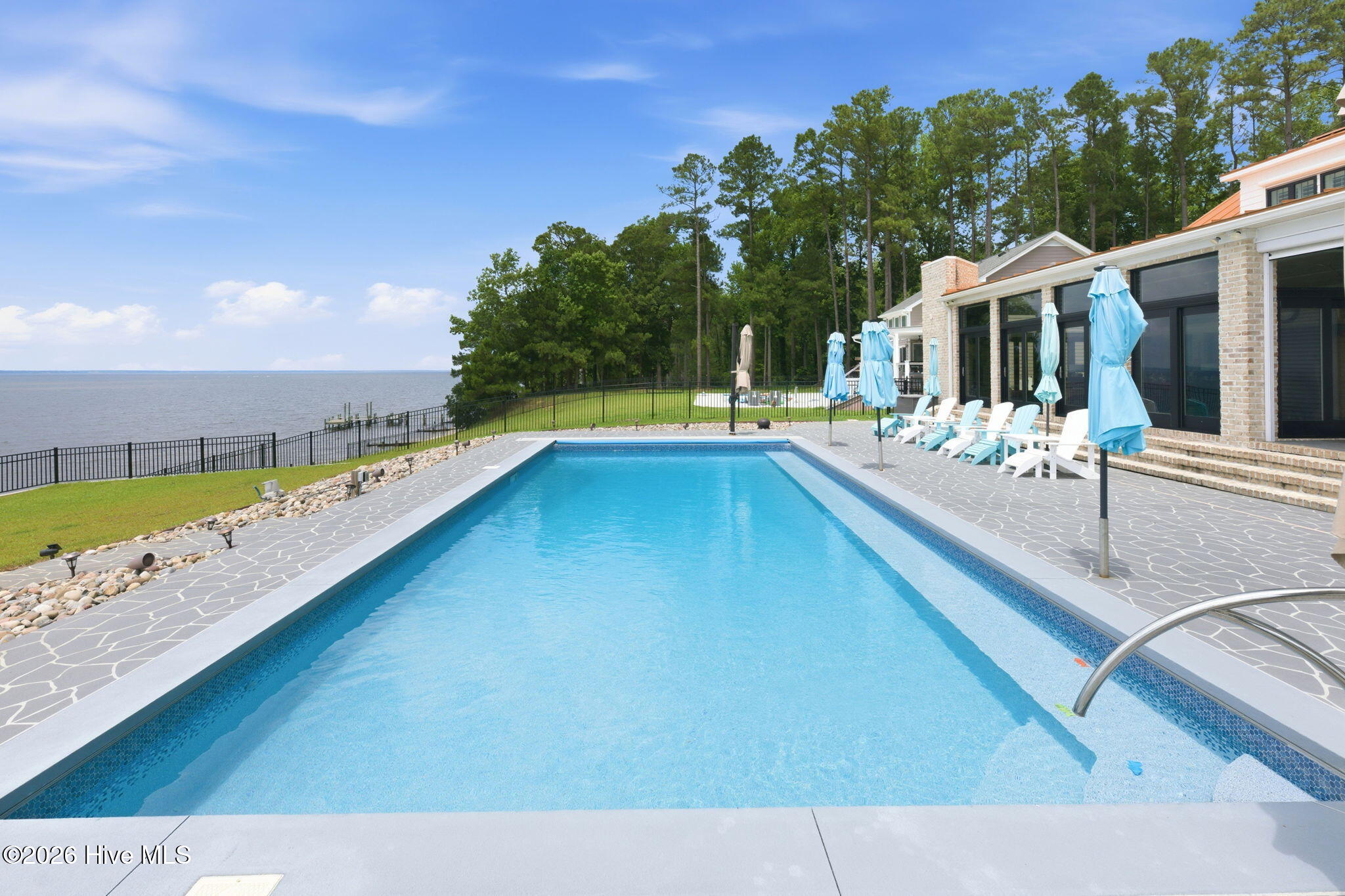685 Raymond Road