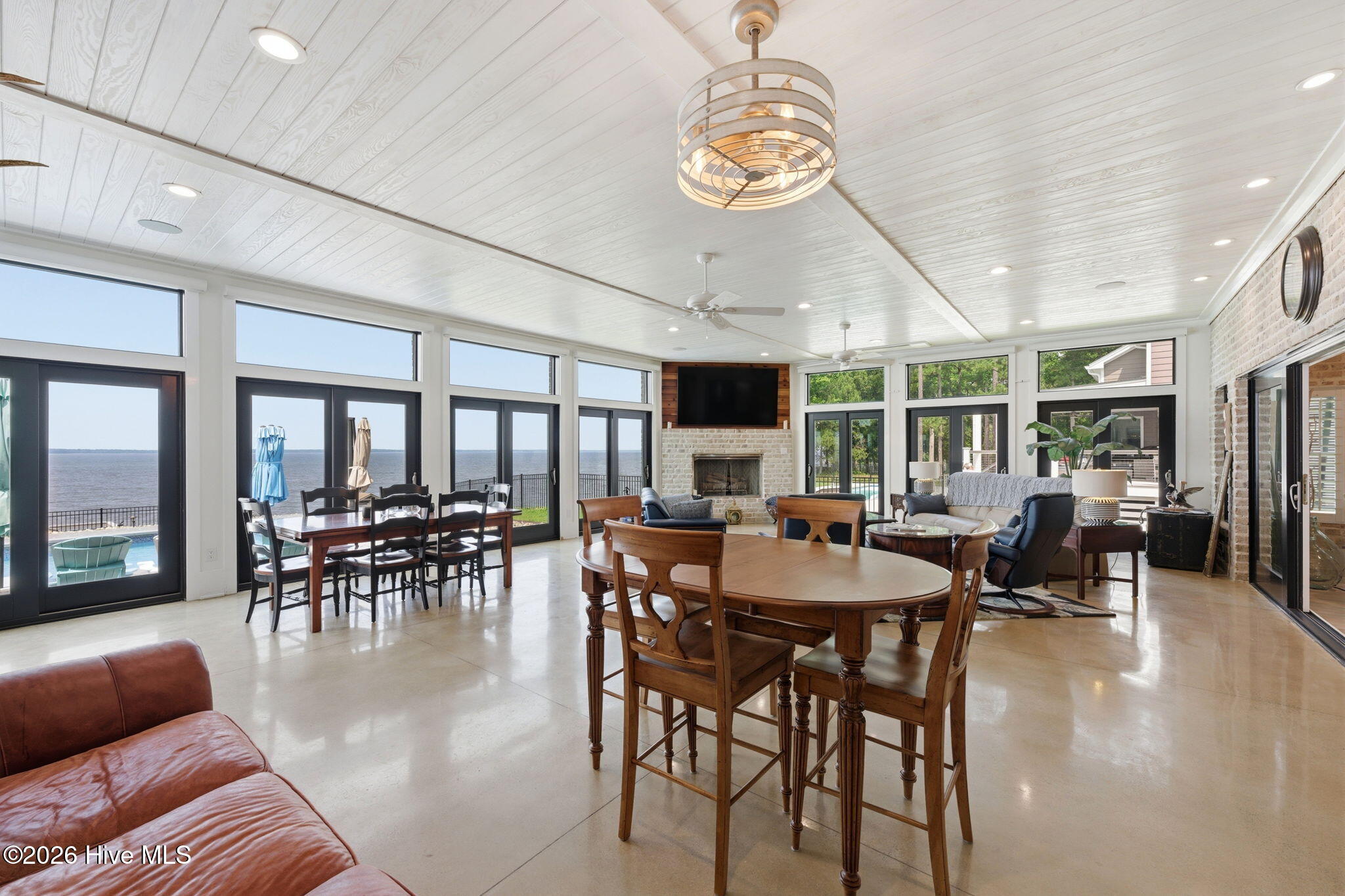 685 Raymond Road