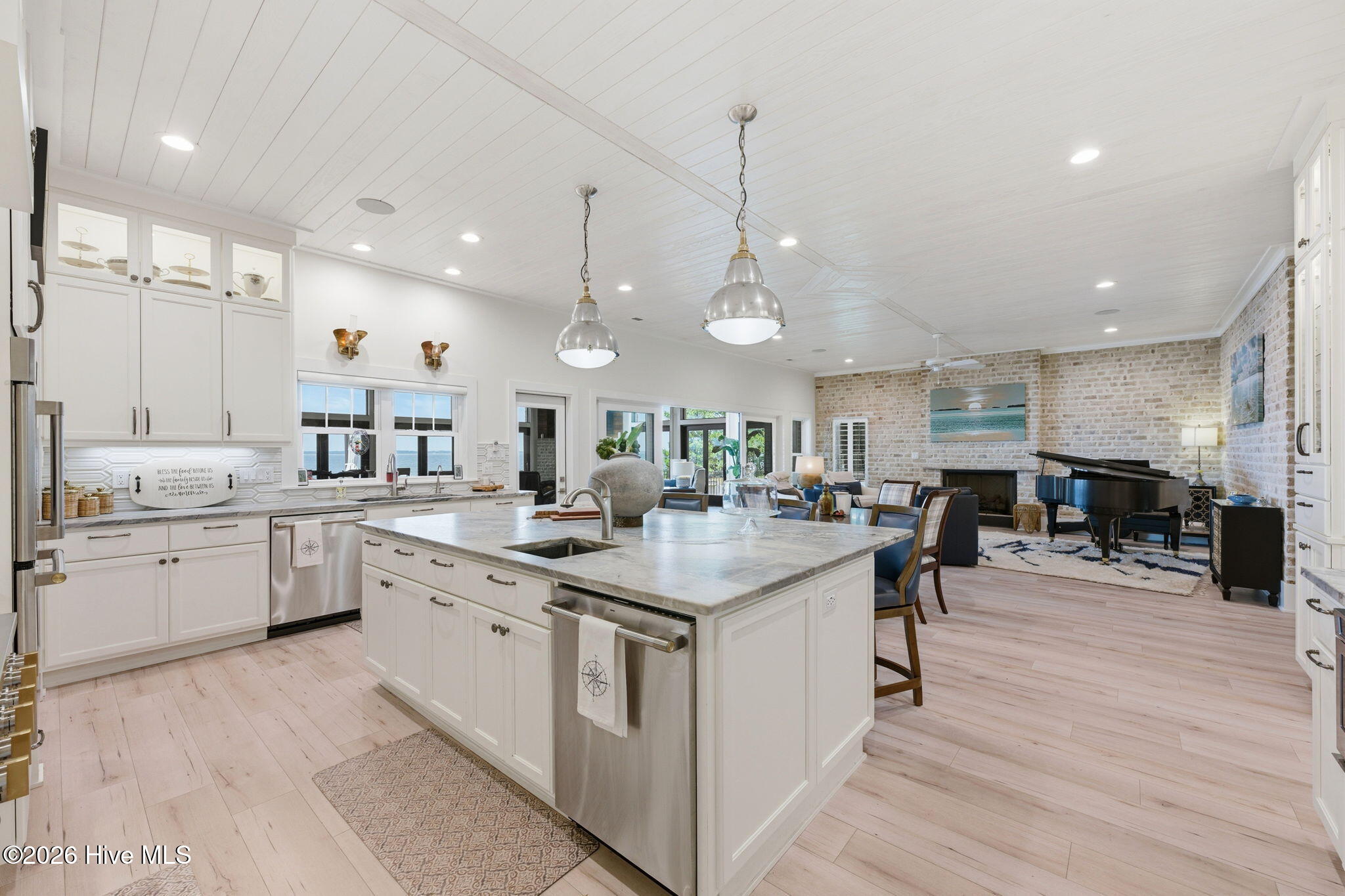 685 Raymond Road