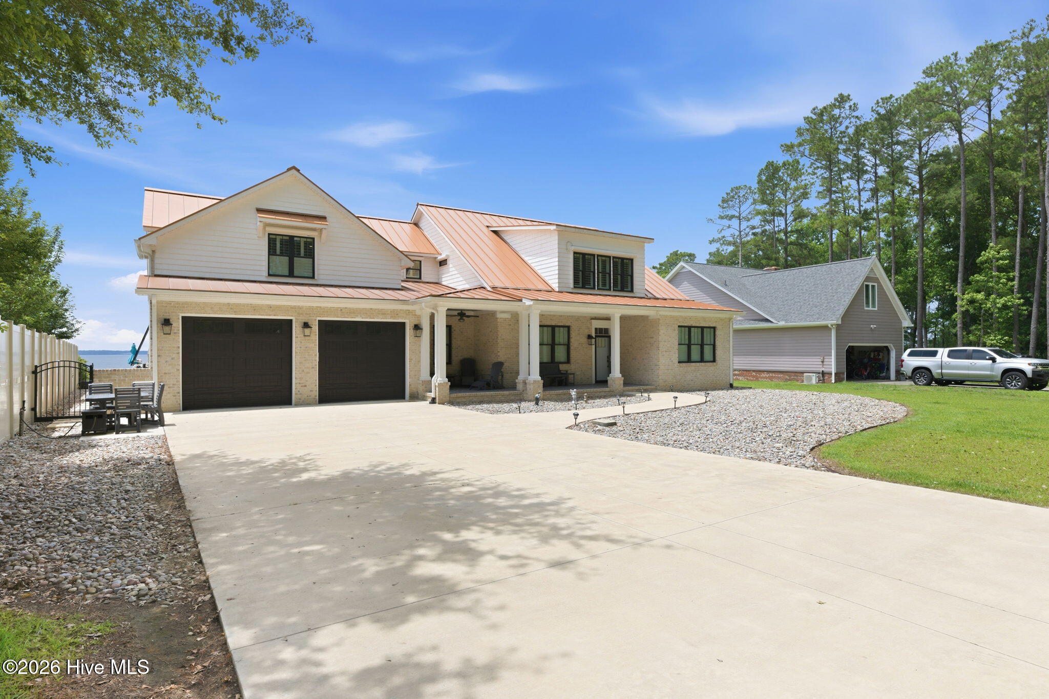 685 Raymond Road