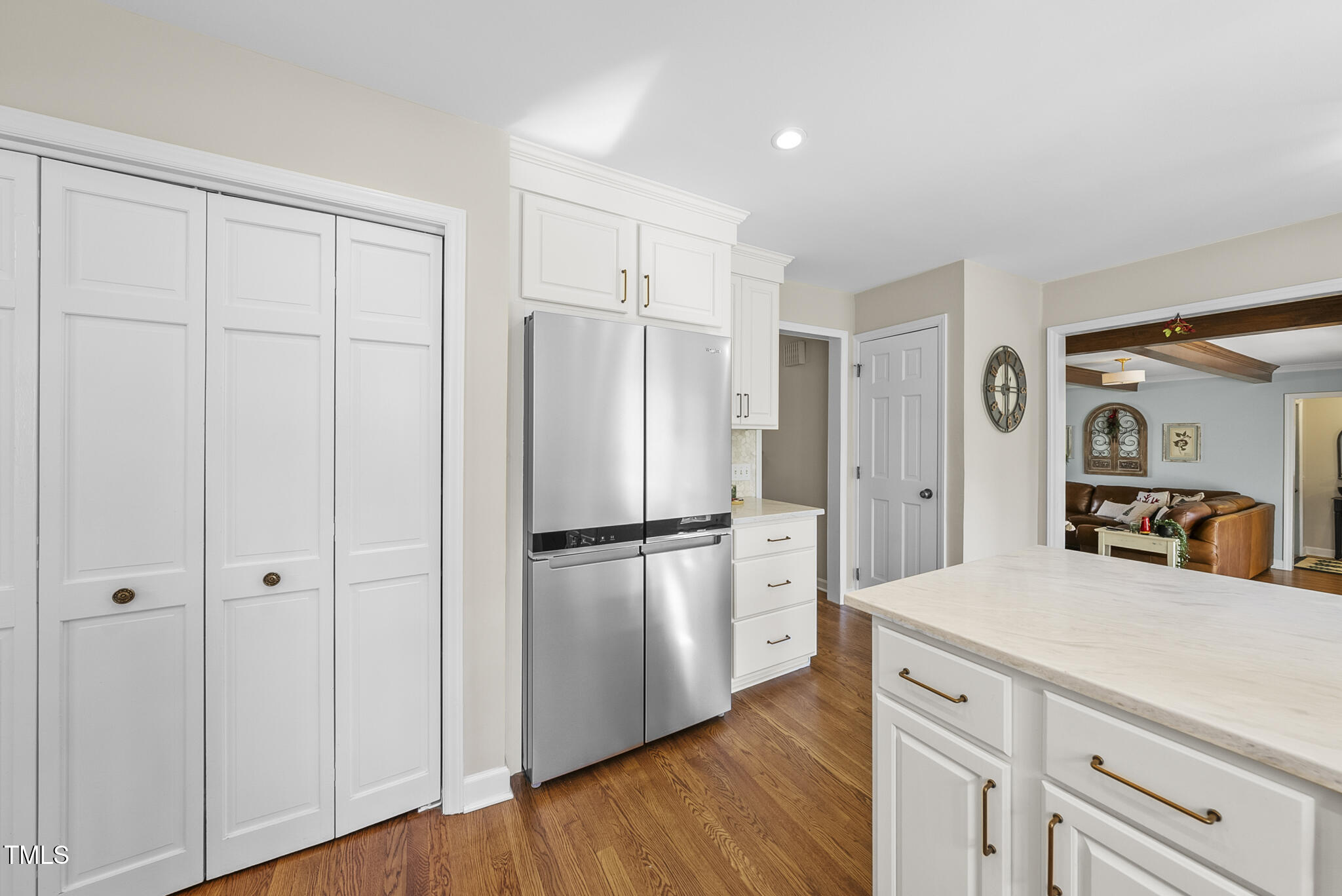 8009 Hollander Place