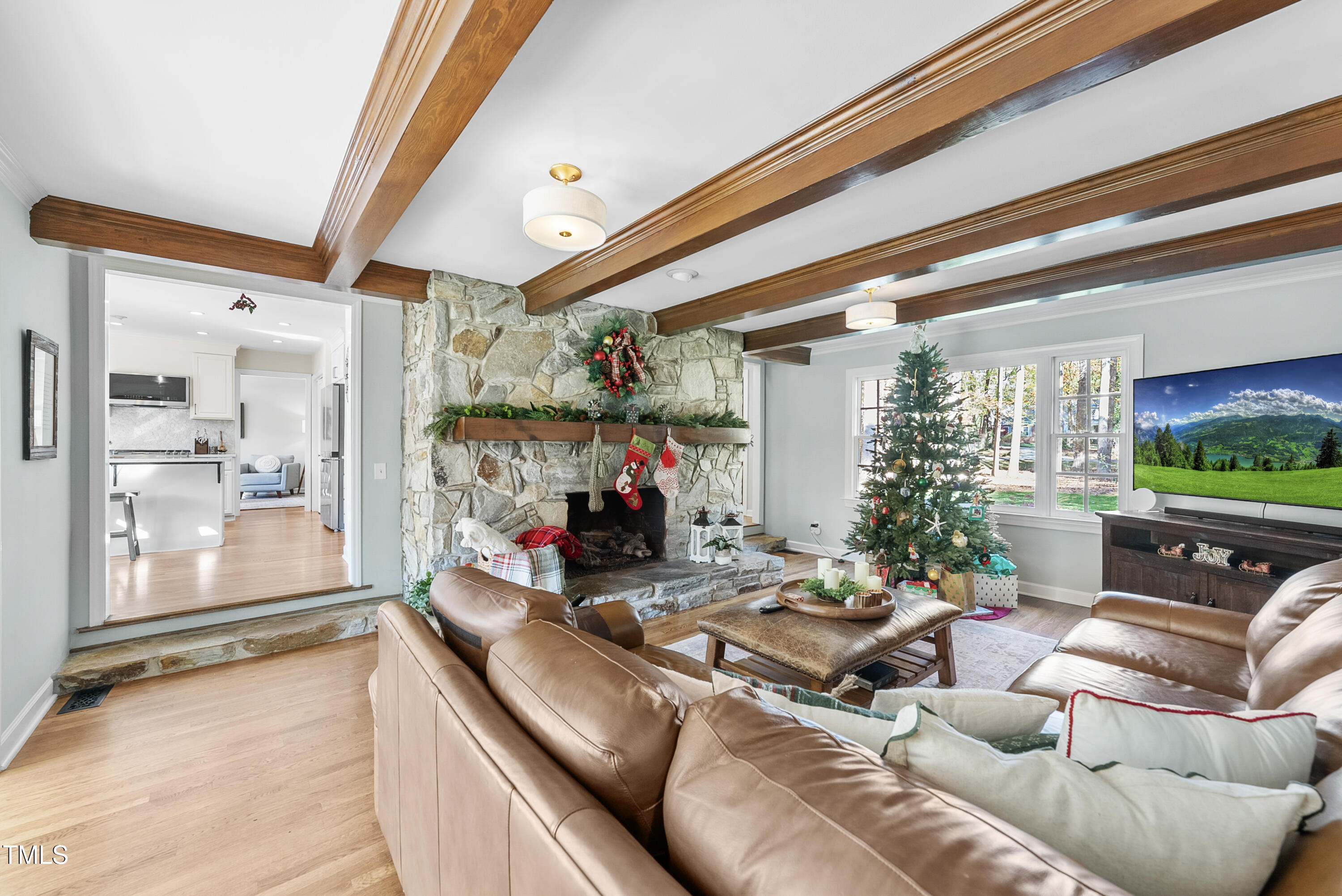 8009 Hollander Place