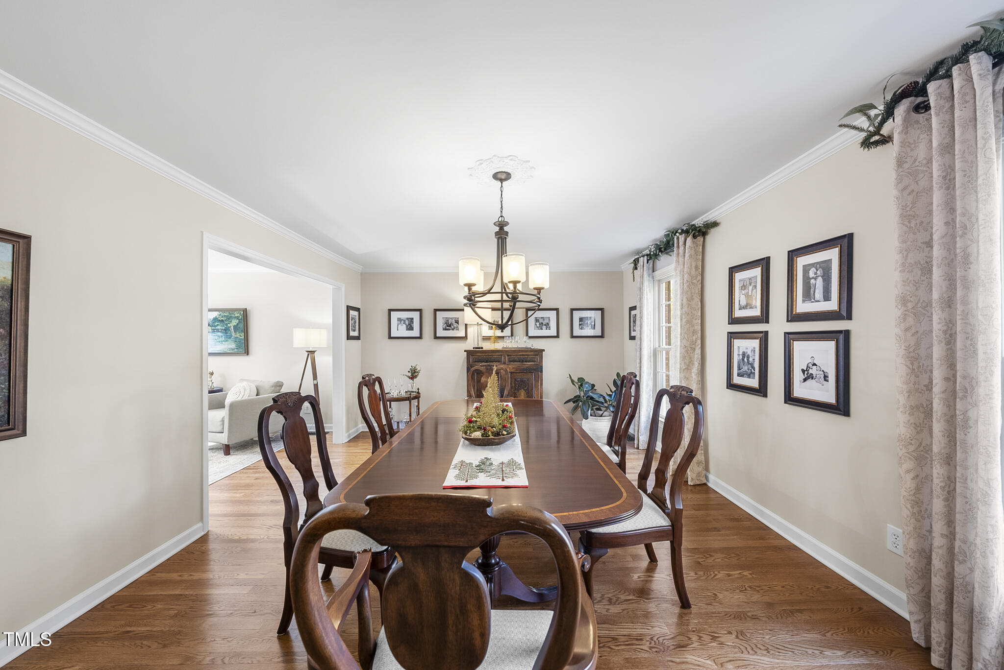 8009 Hollander Place