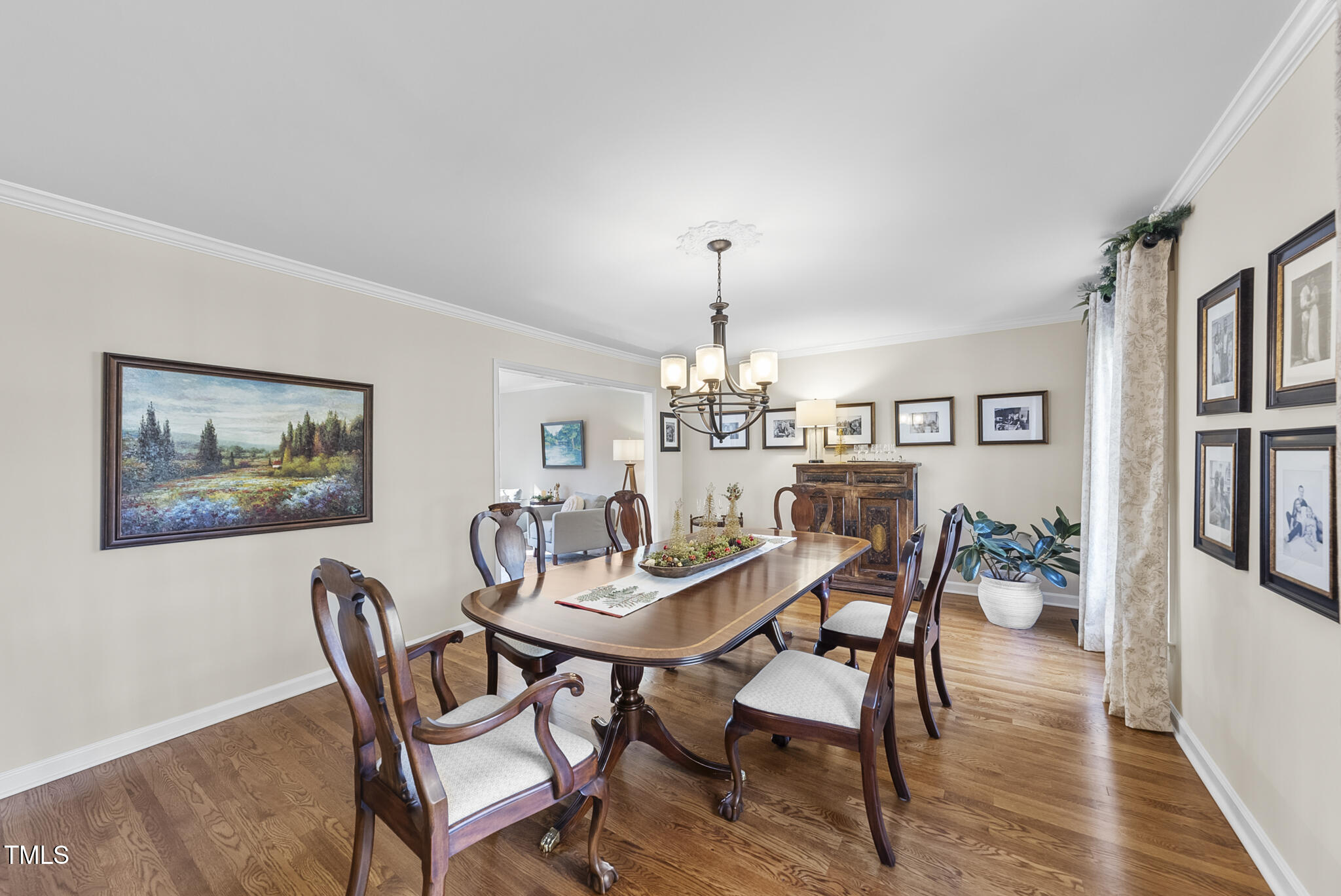 8009 Hollander Place