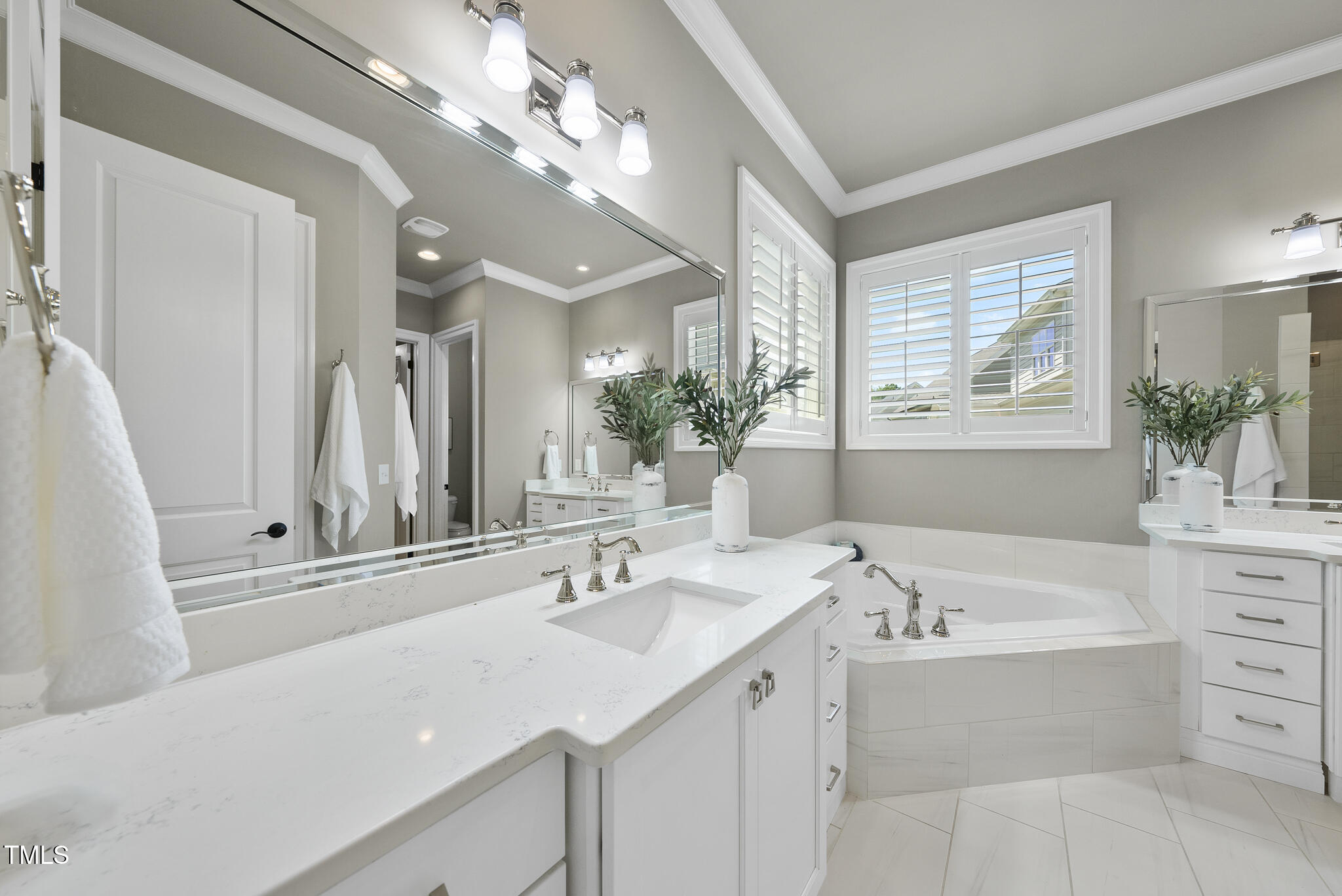 2073 Amalfi Place