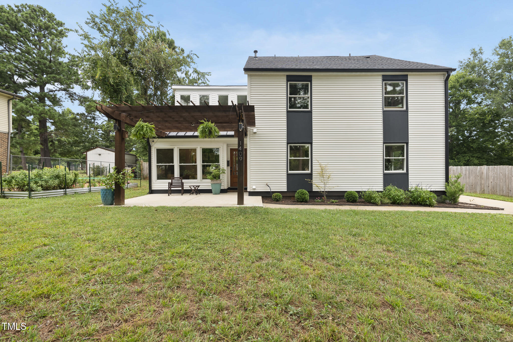 1409 Lions Way