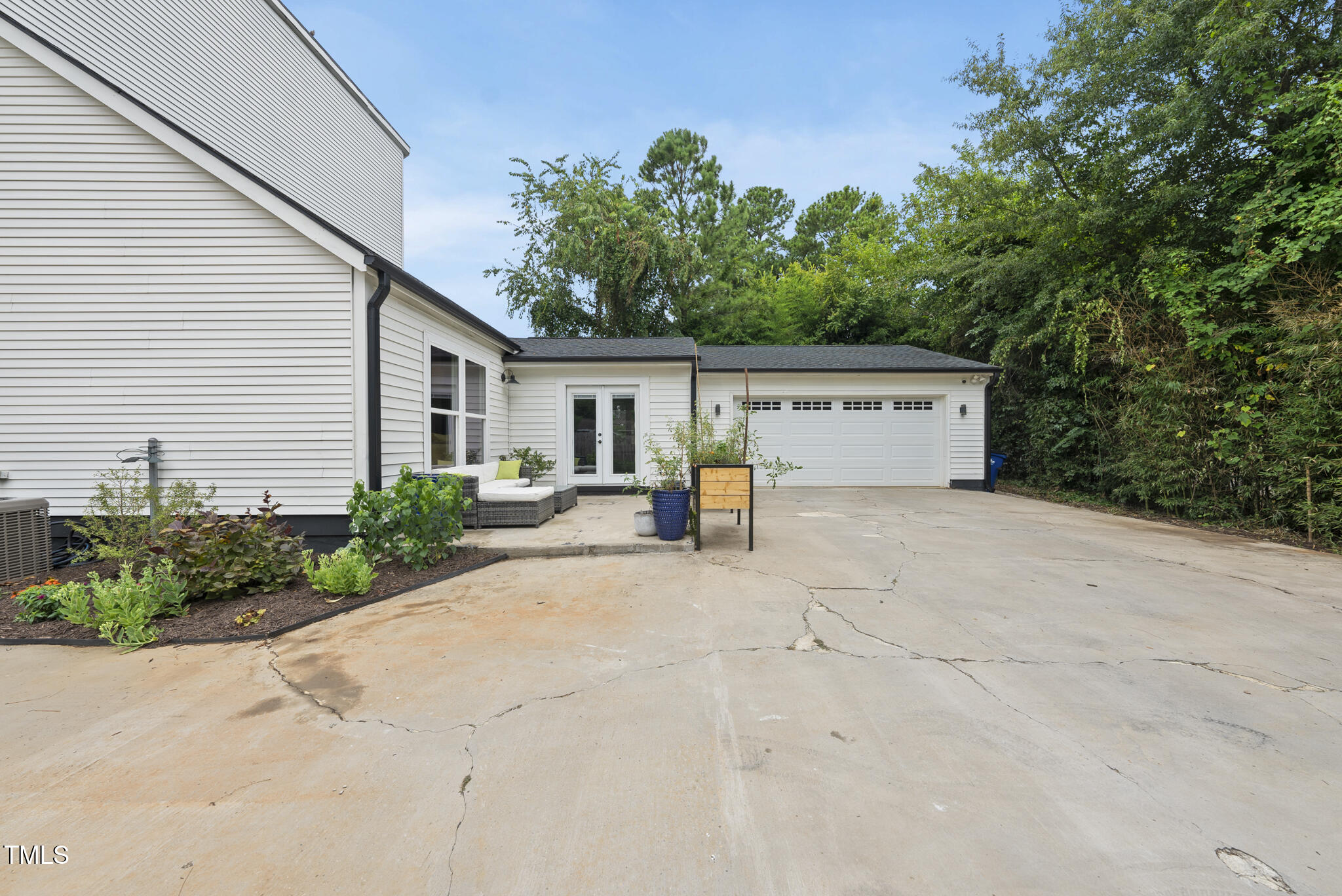 1409 Lions Way