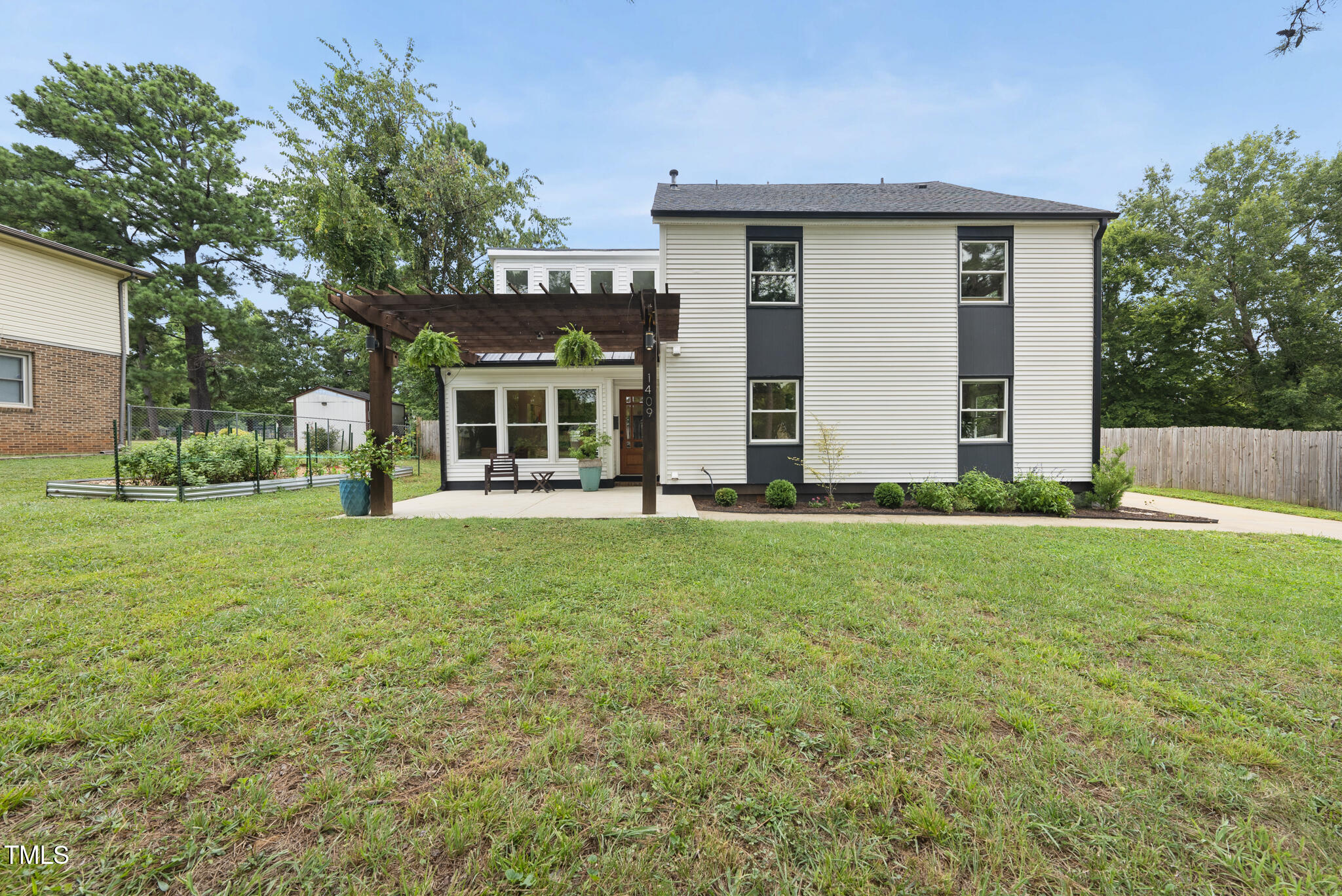 1409 Lions Way
