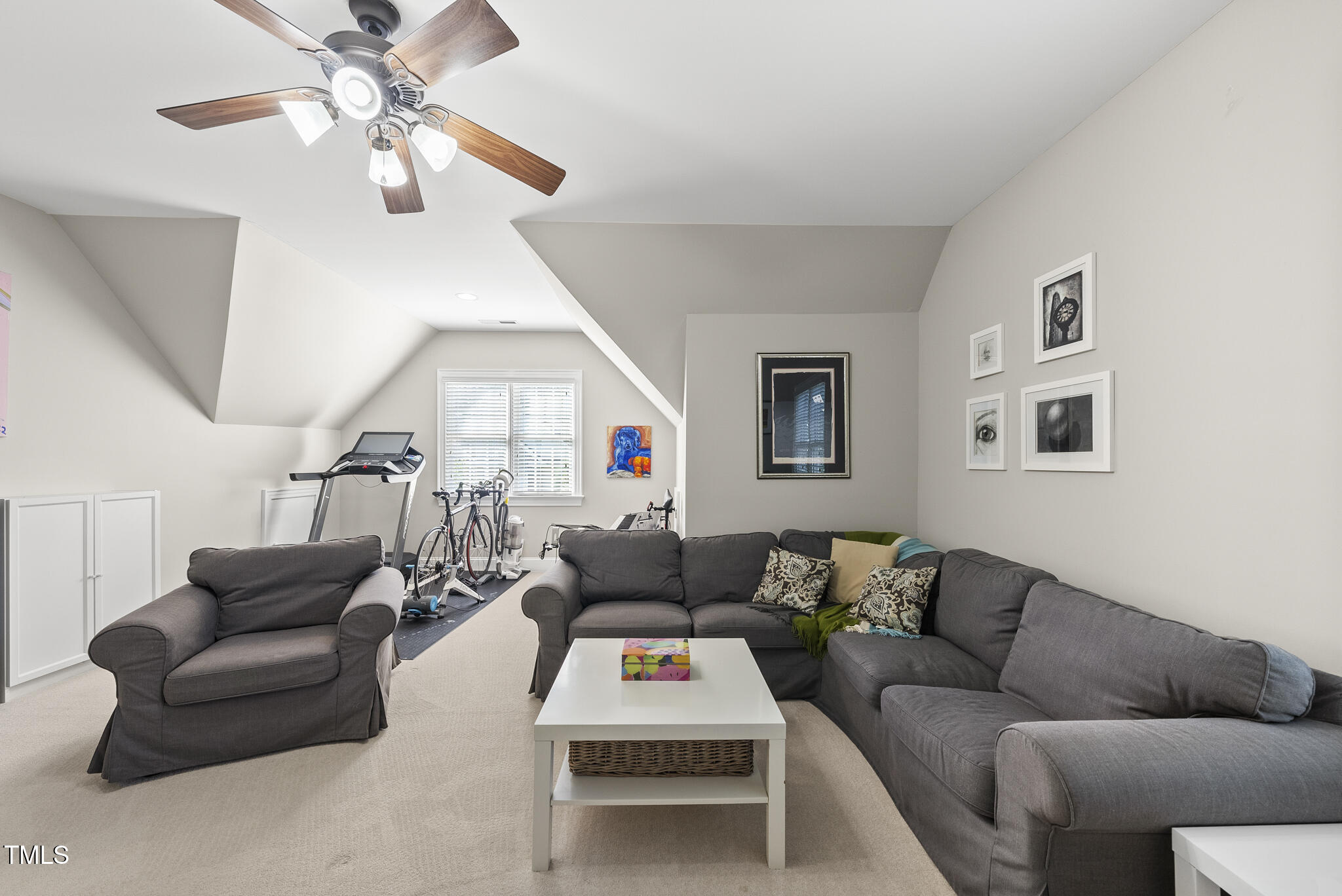1036 Golden Star Way