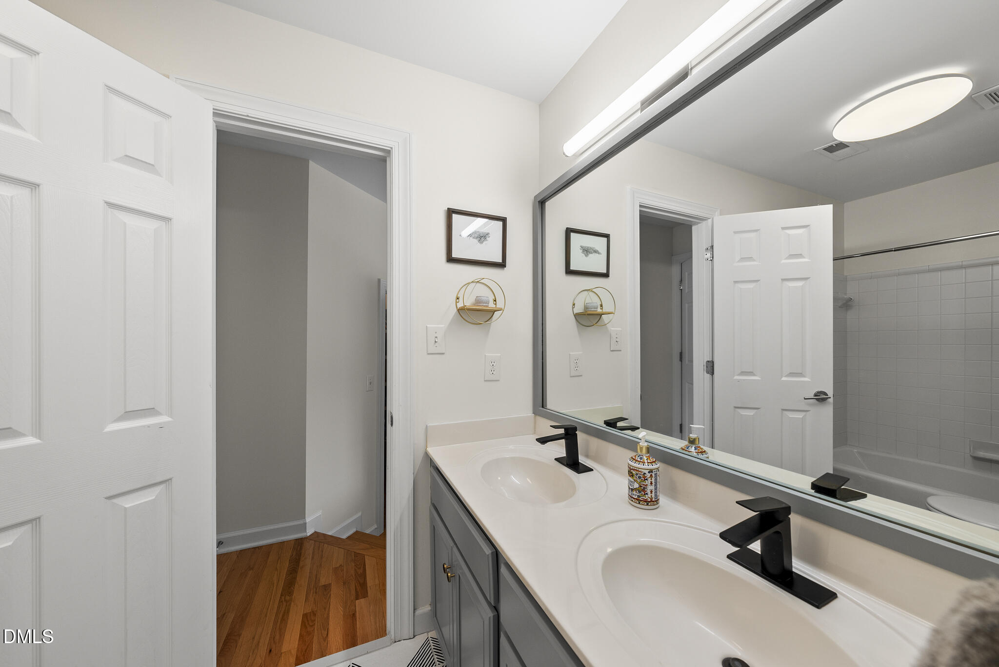 3005 Osterley Street