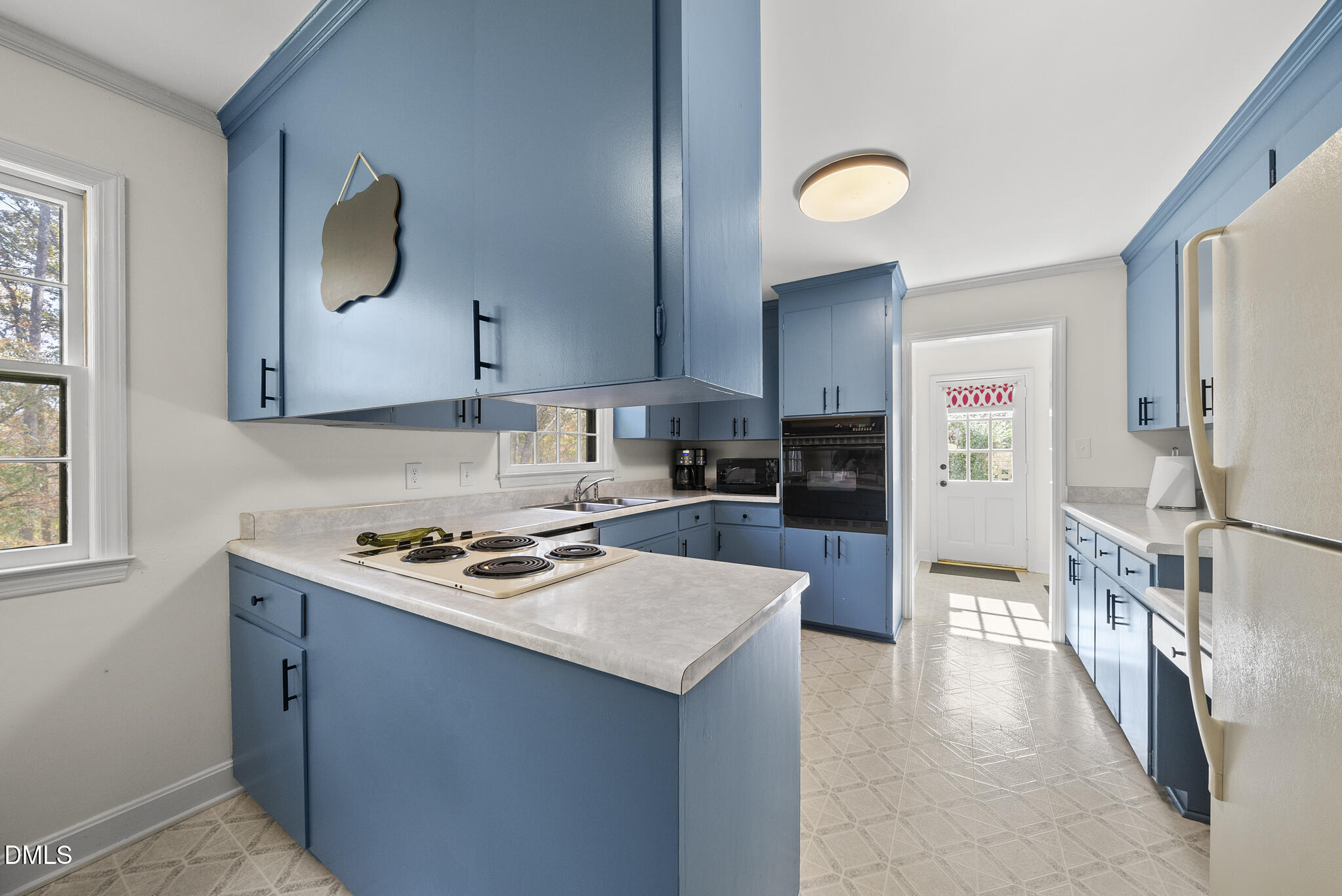 6800 Candlewood Drive