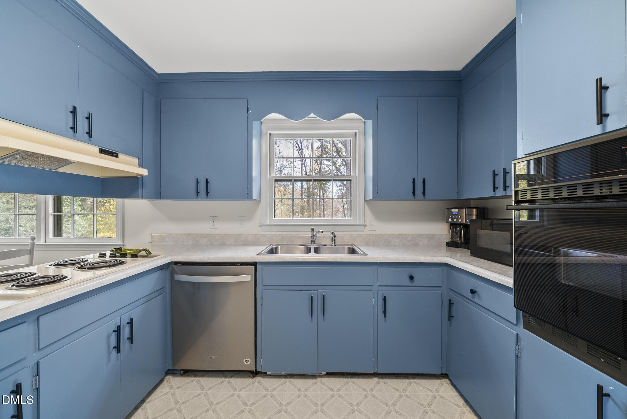 6800 Candlewood Drive