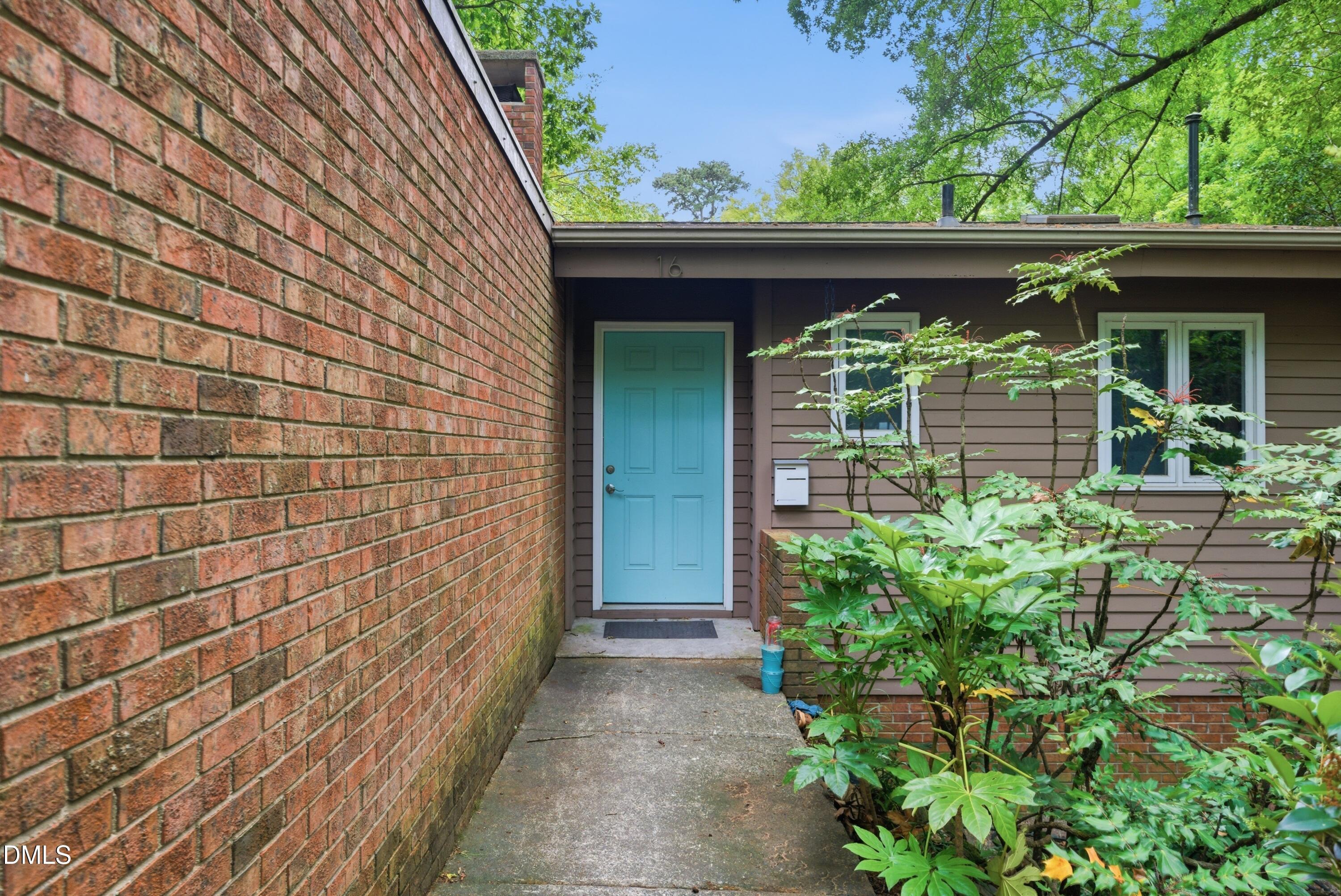 16 Davie Circle