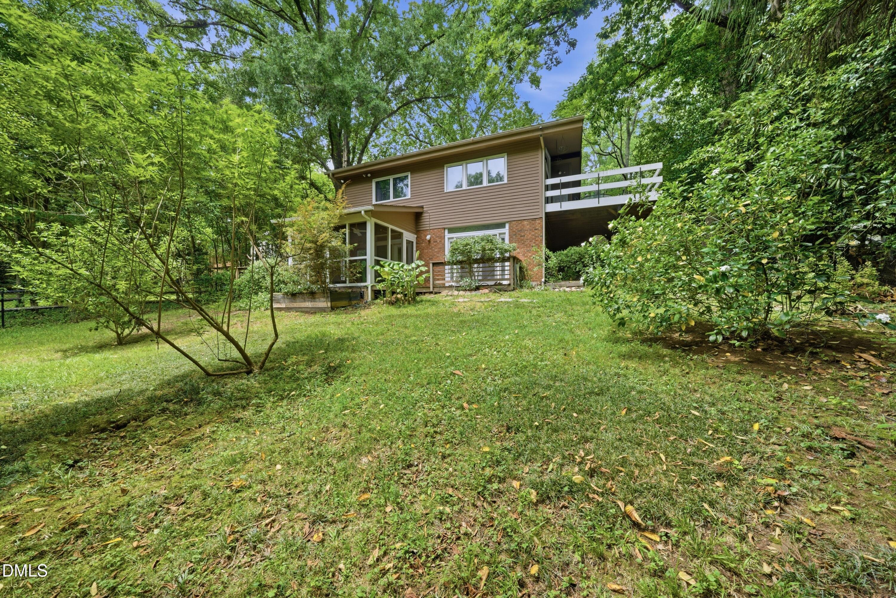 16 Davie Circle
