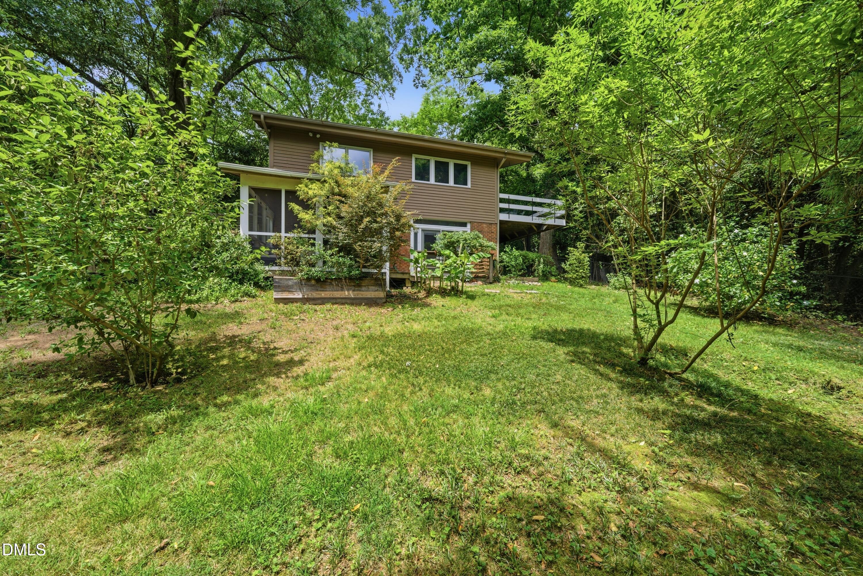 16 Davie Circle