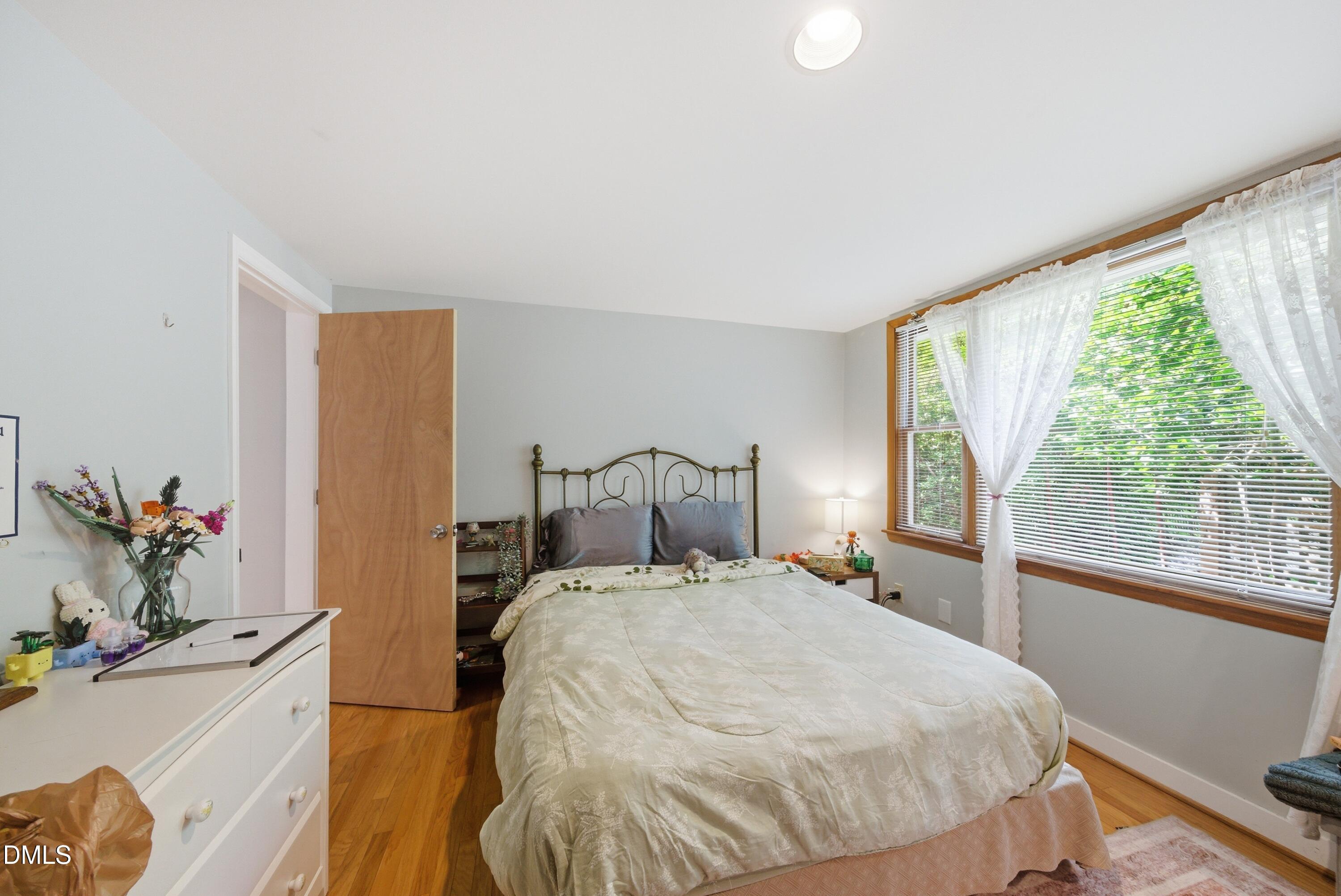 16 Davie Circle