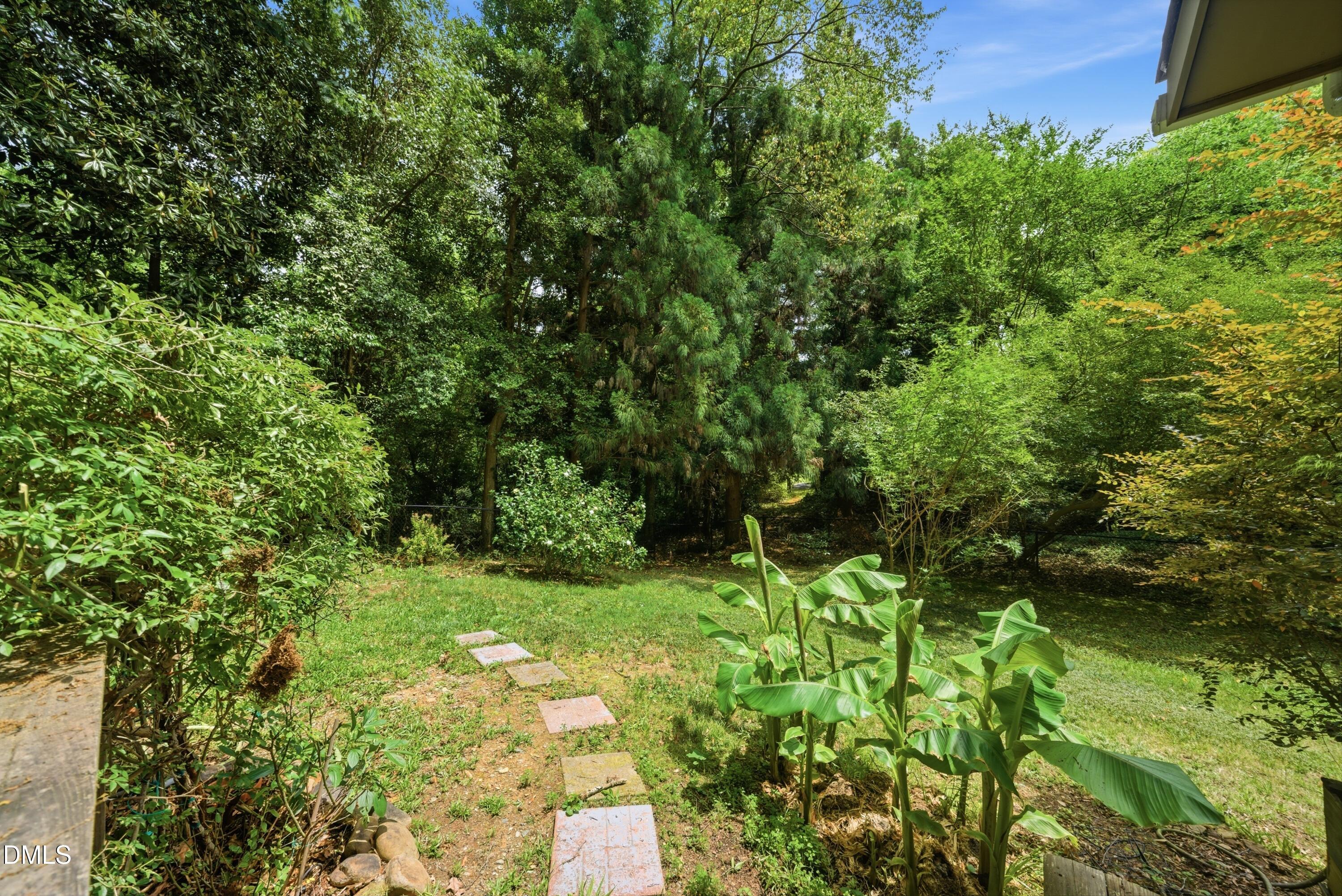 16 Davie Circle