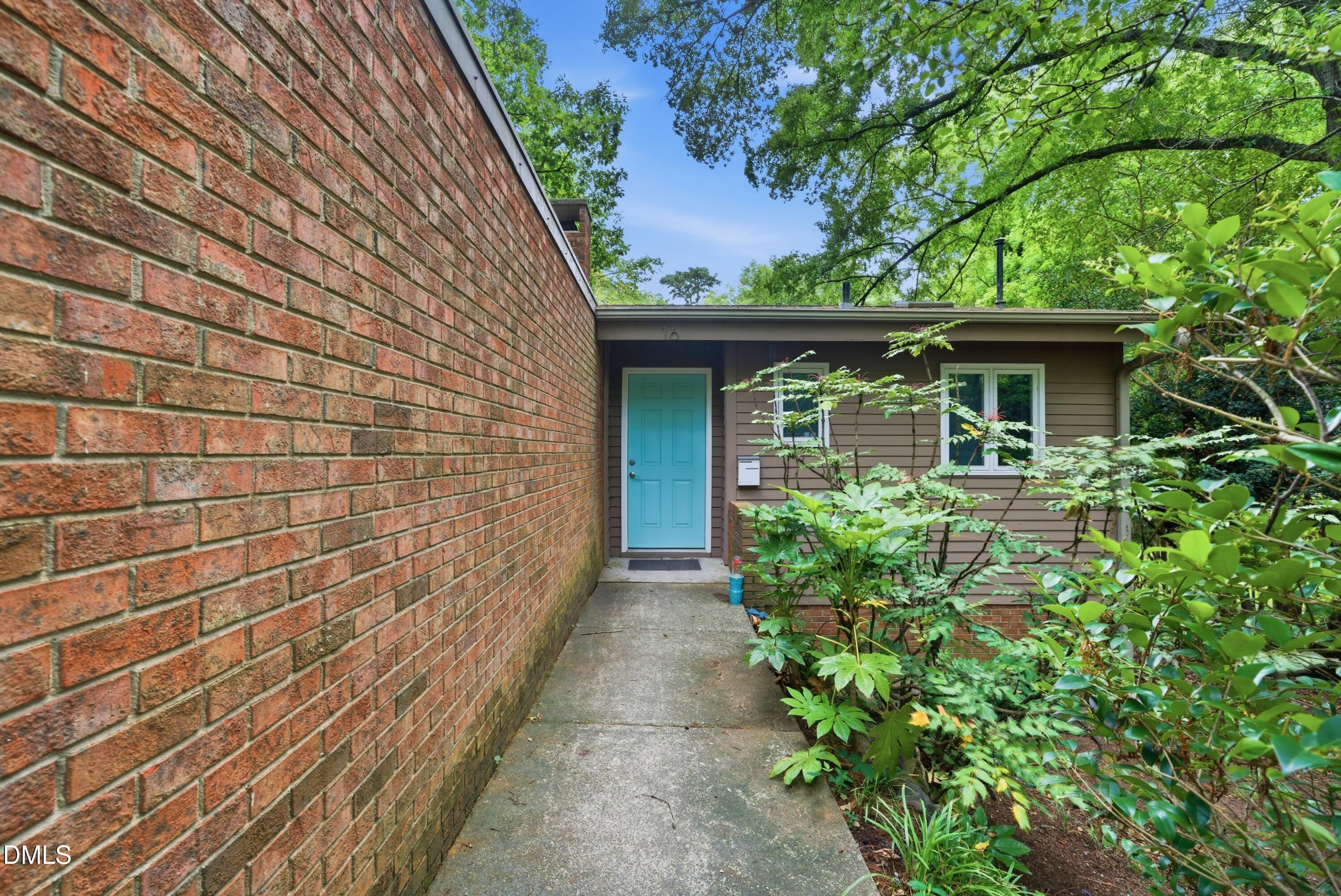 16 Davie Circle