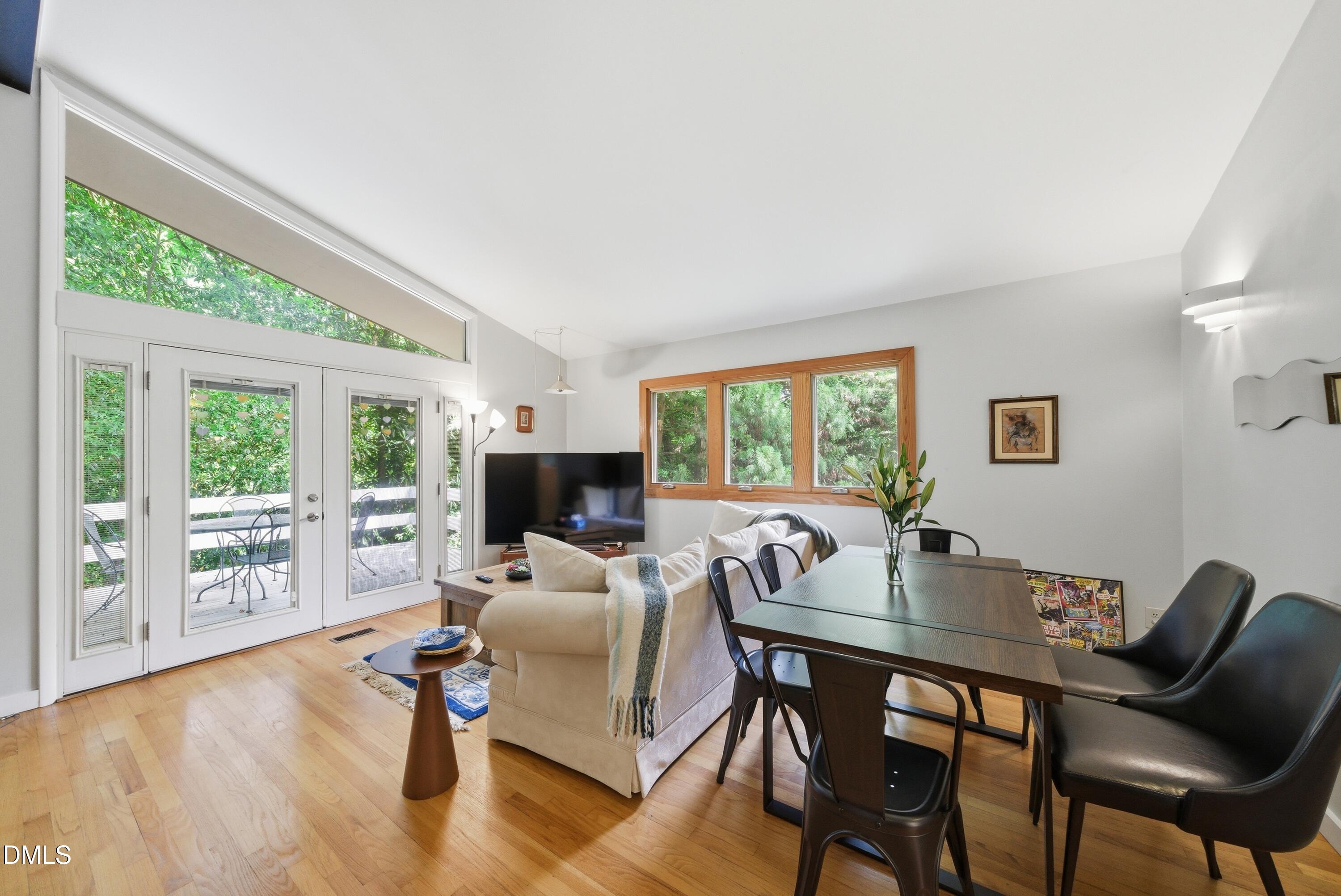 16 Davie Circle