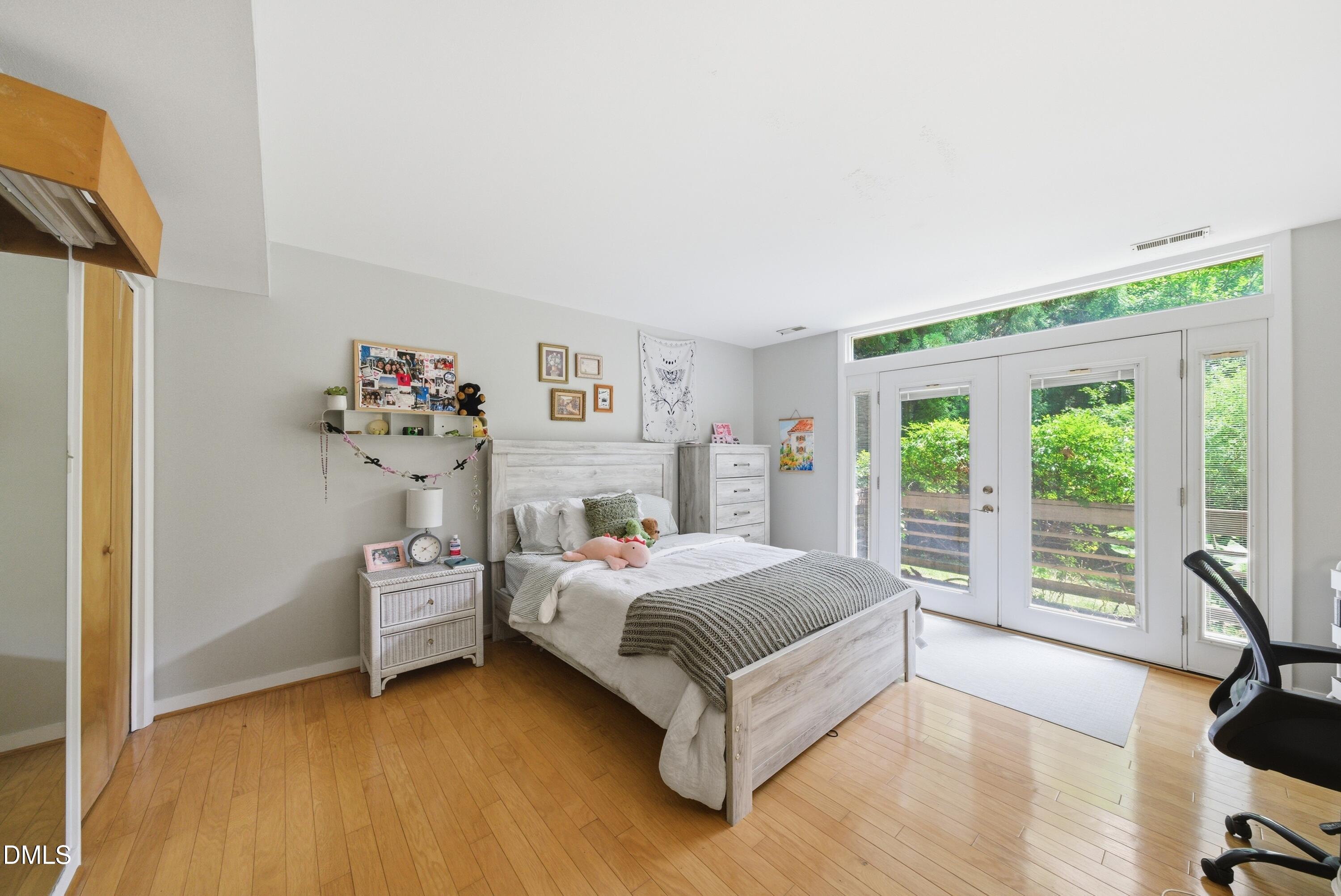 16 Davie Circle