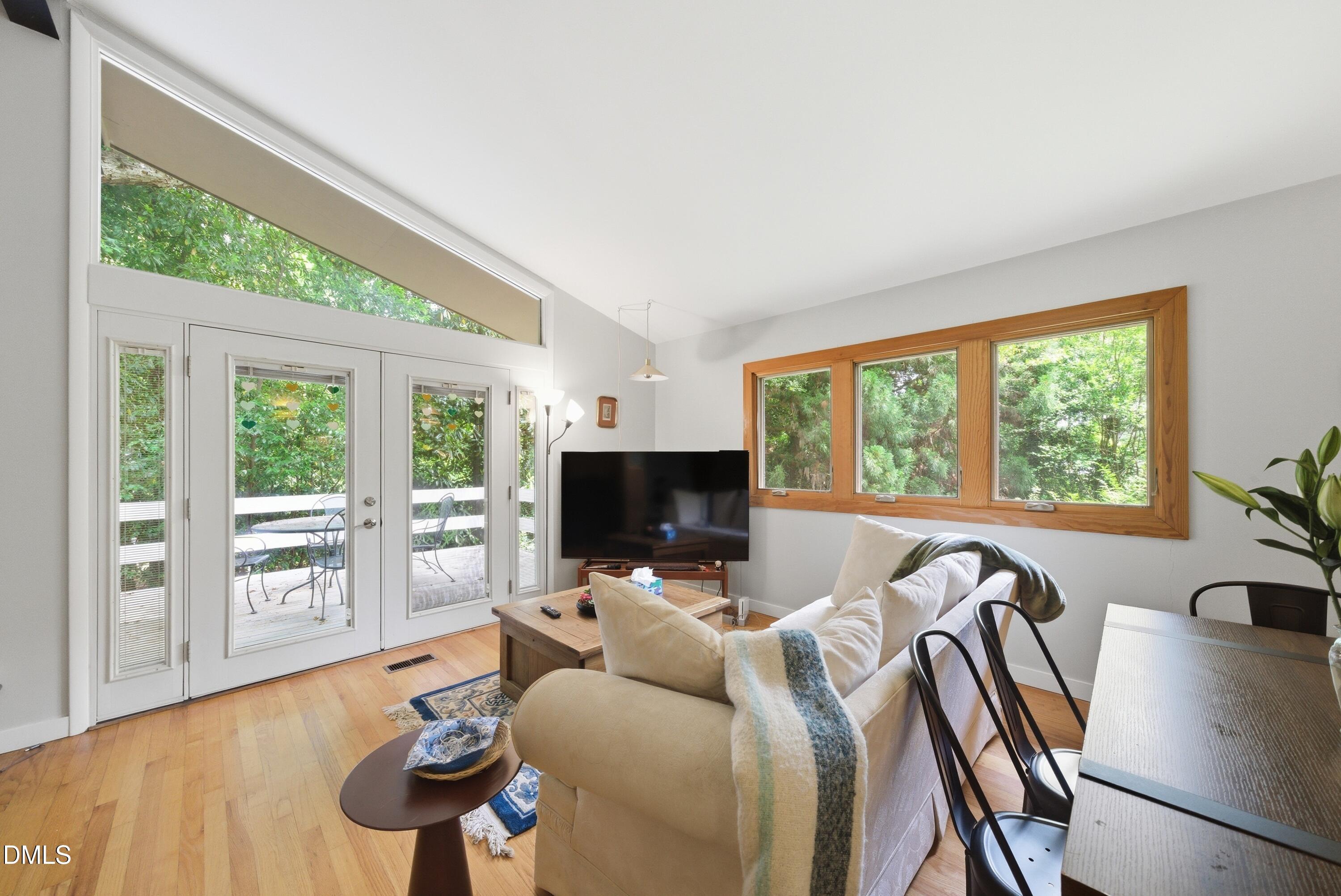 16 Davie Circle