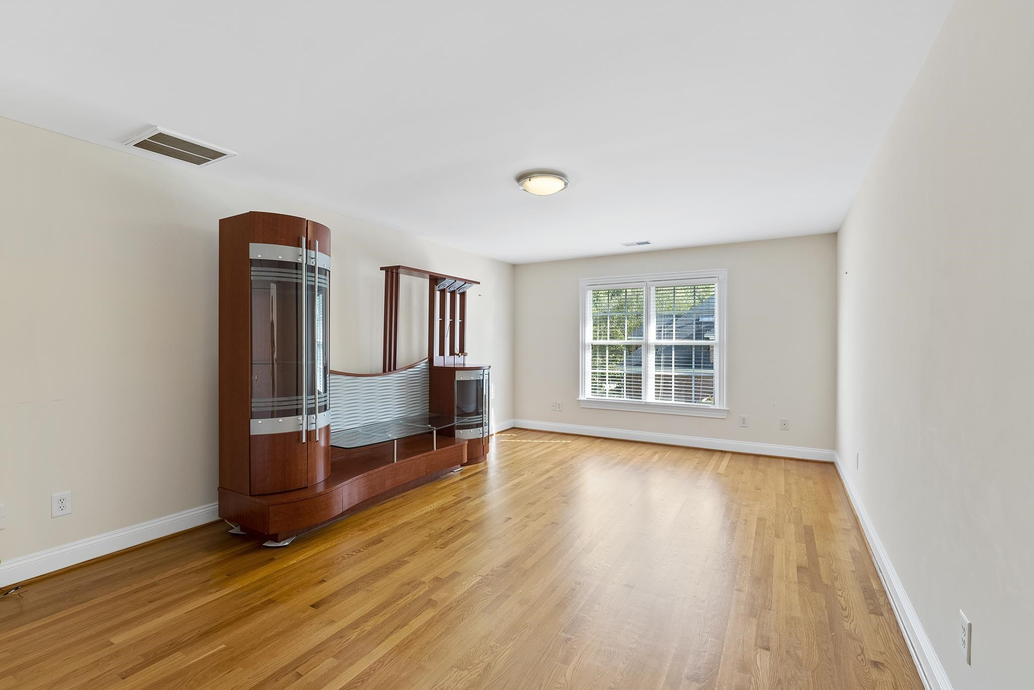 3193 Scarborough Lane