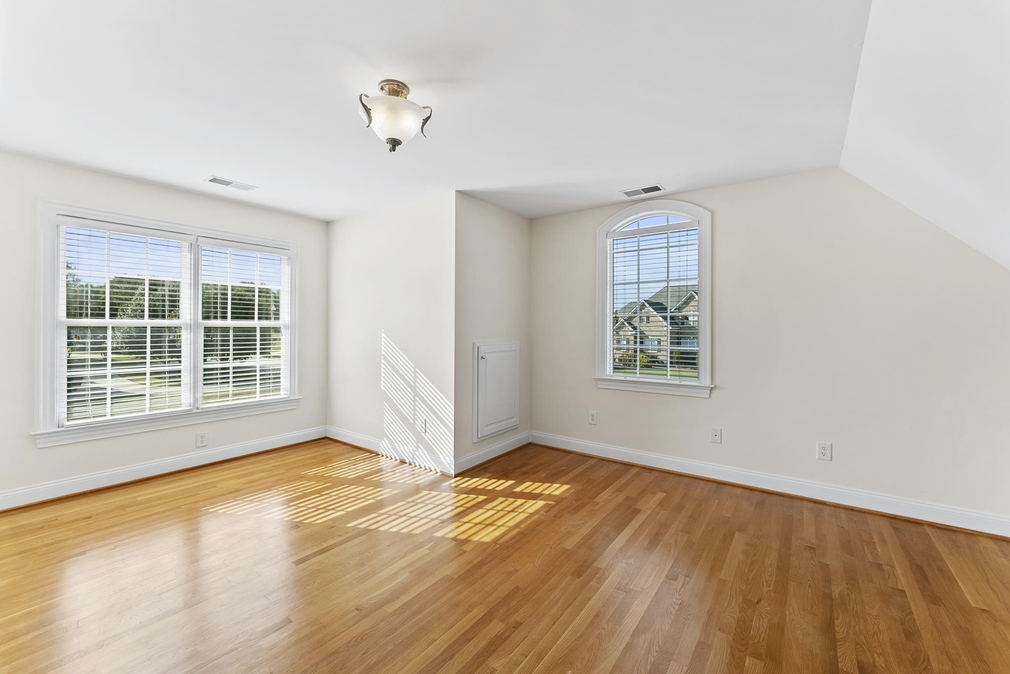 3193 Scarborough Lane