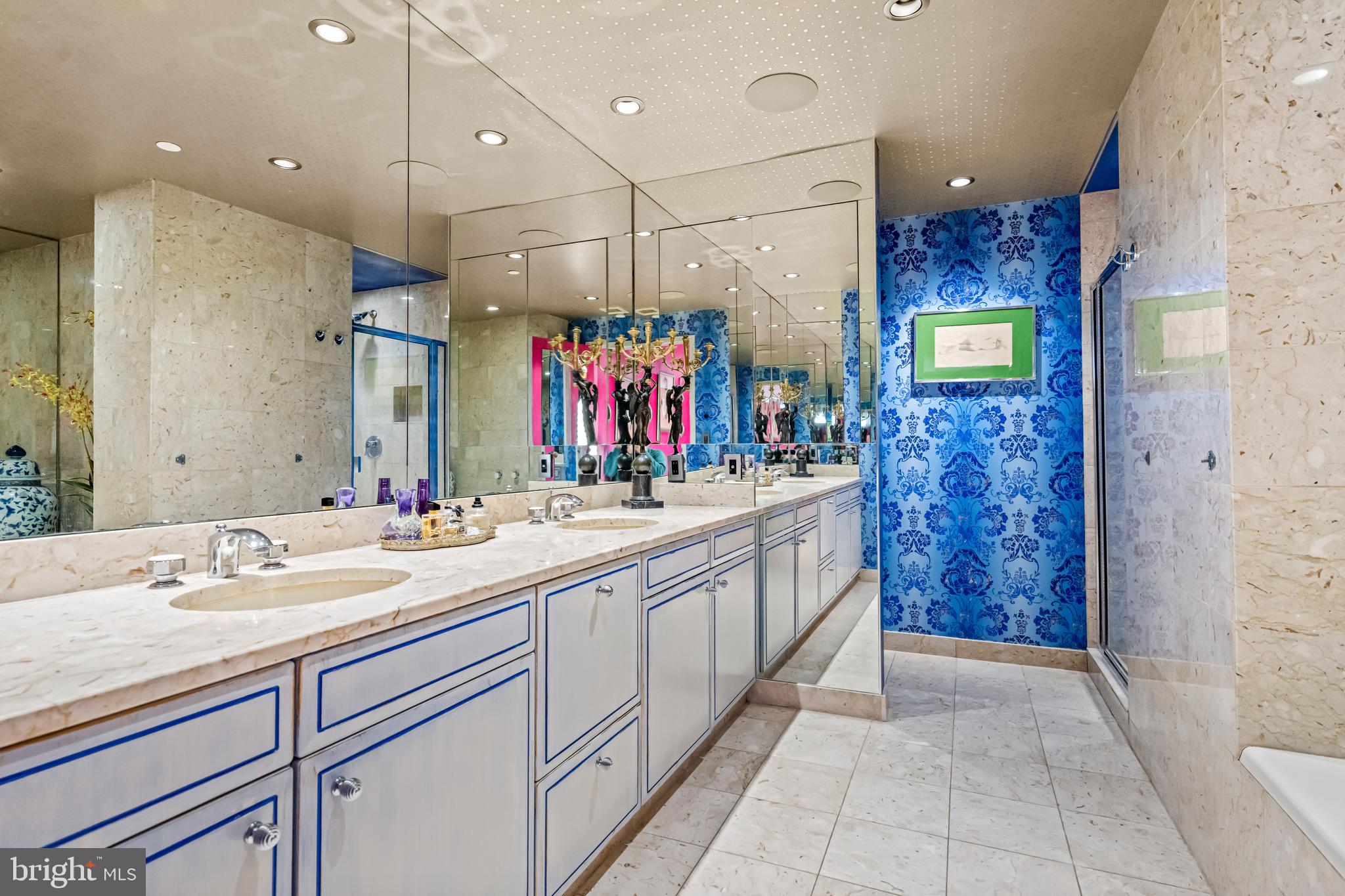 210 W Rittenhouse Sq #2105
