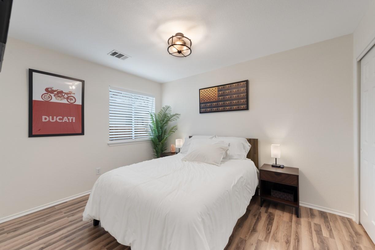 2604 James Bausch LN