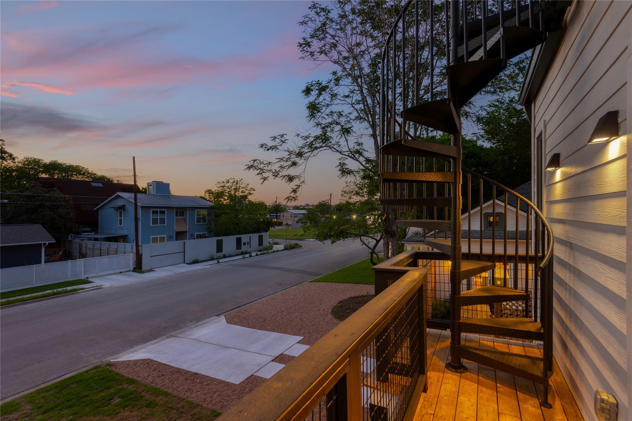 807 Chalmers Ave