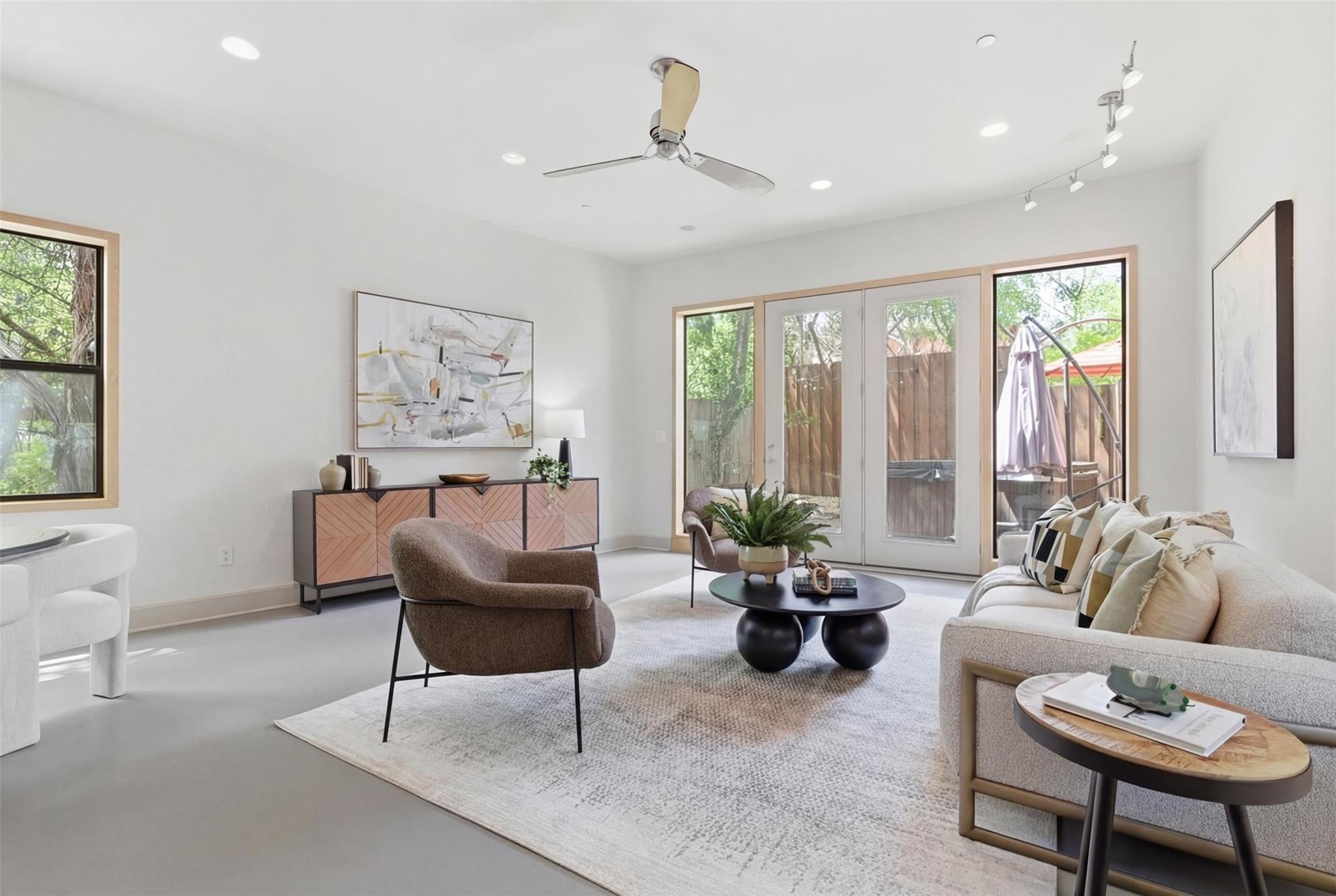 2608 Del Curto RD # 3