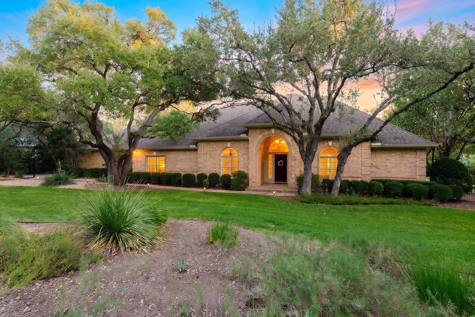 8807 Smoketree CV