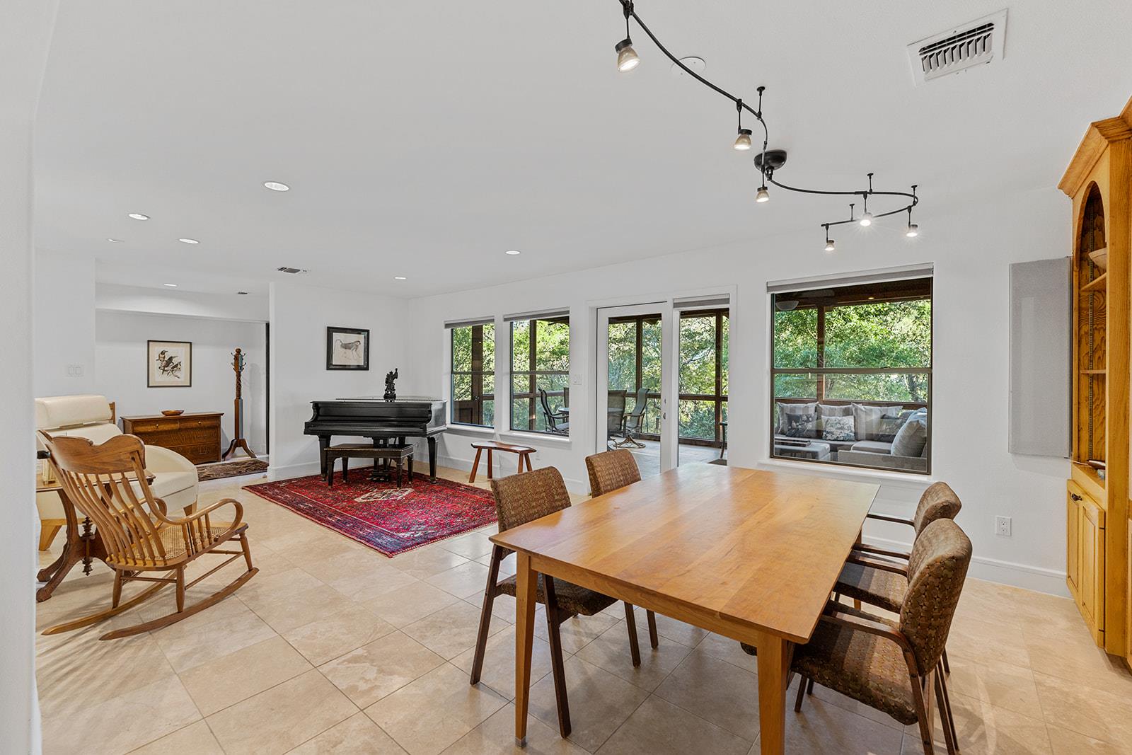 915 Wild Basin Ledge