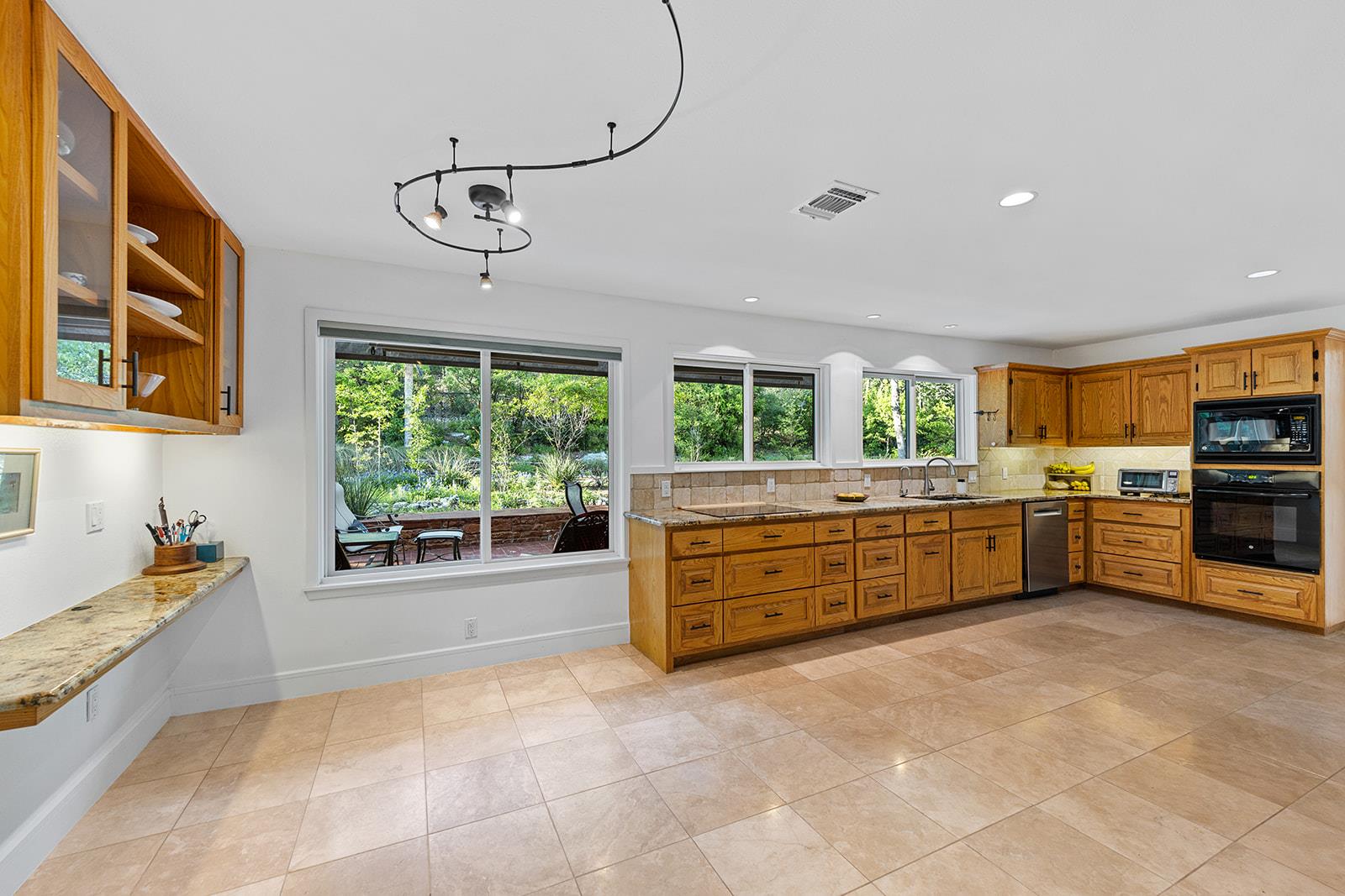 915 Wild Basin Ledge