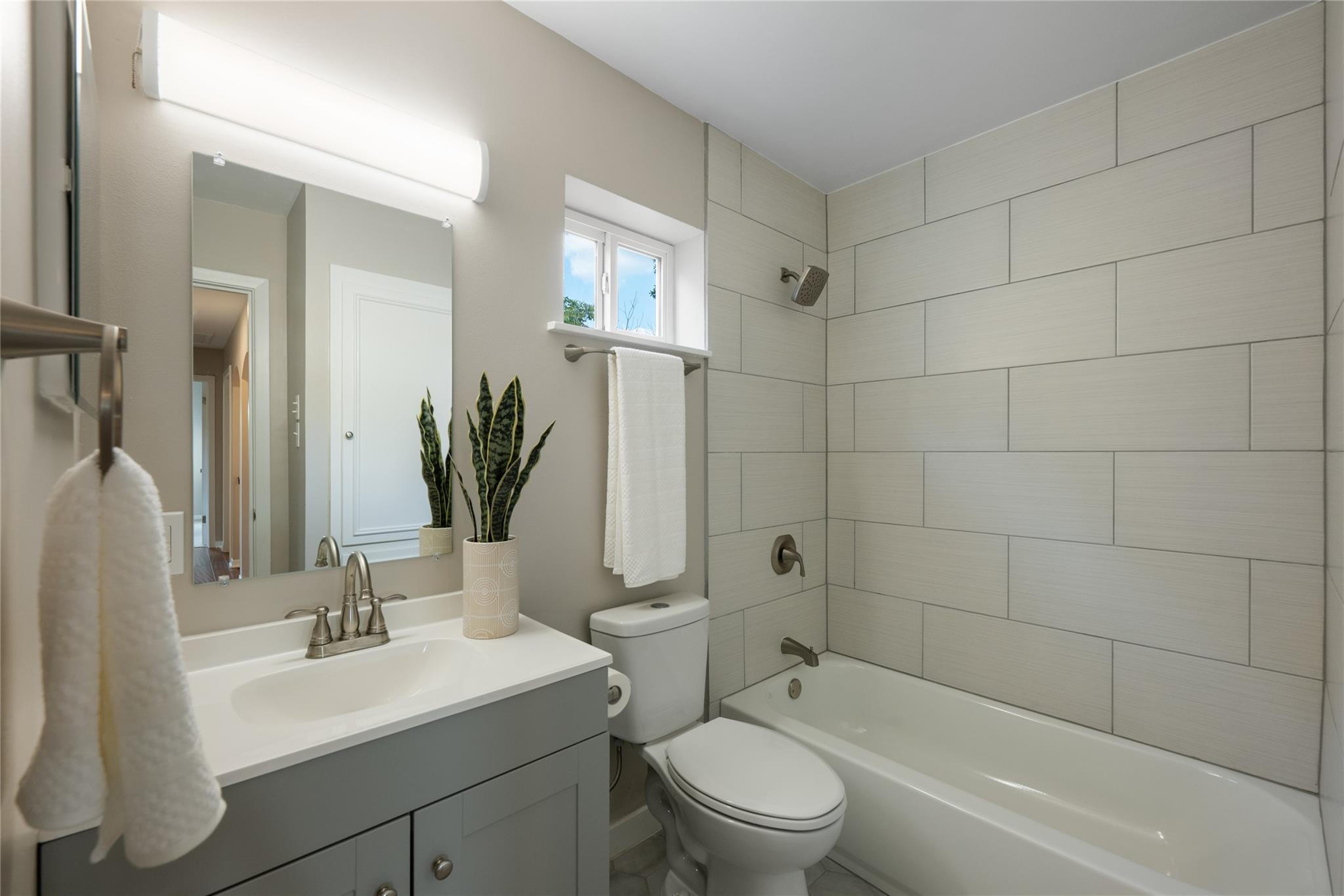 6812 Pioneer PL