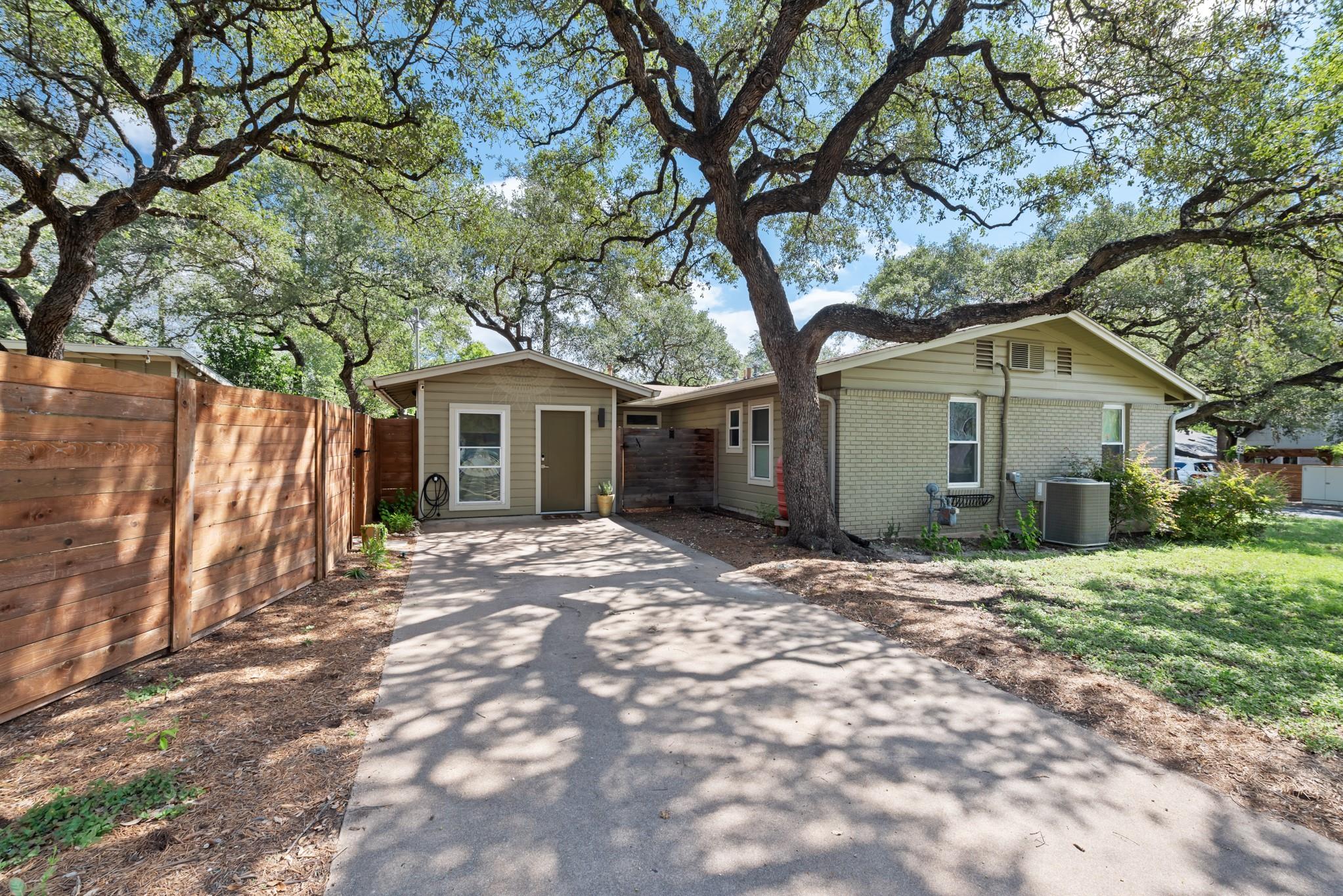 3014 Pin Oak CT