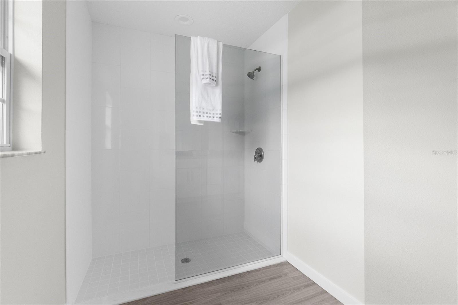13085 ALBANY RD