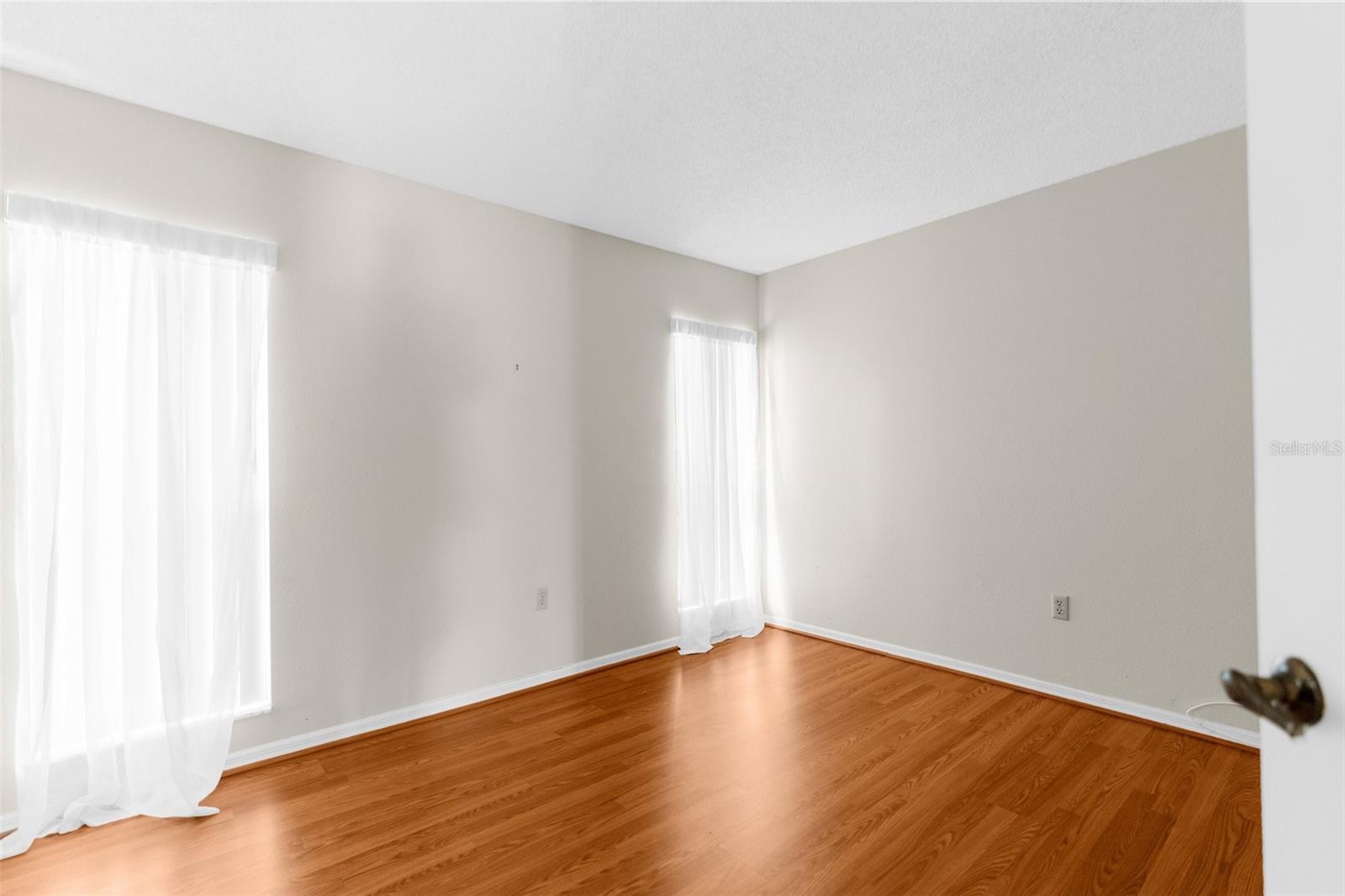 228 HAGUE CT