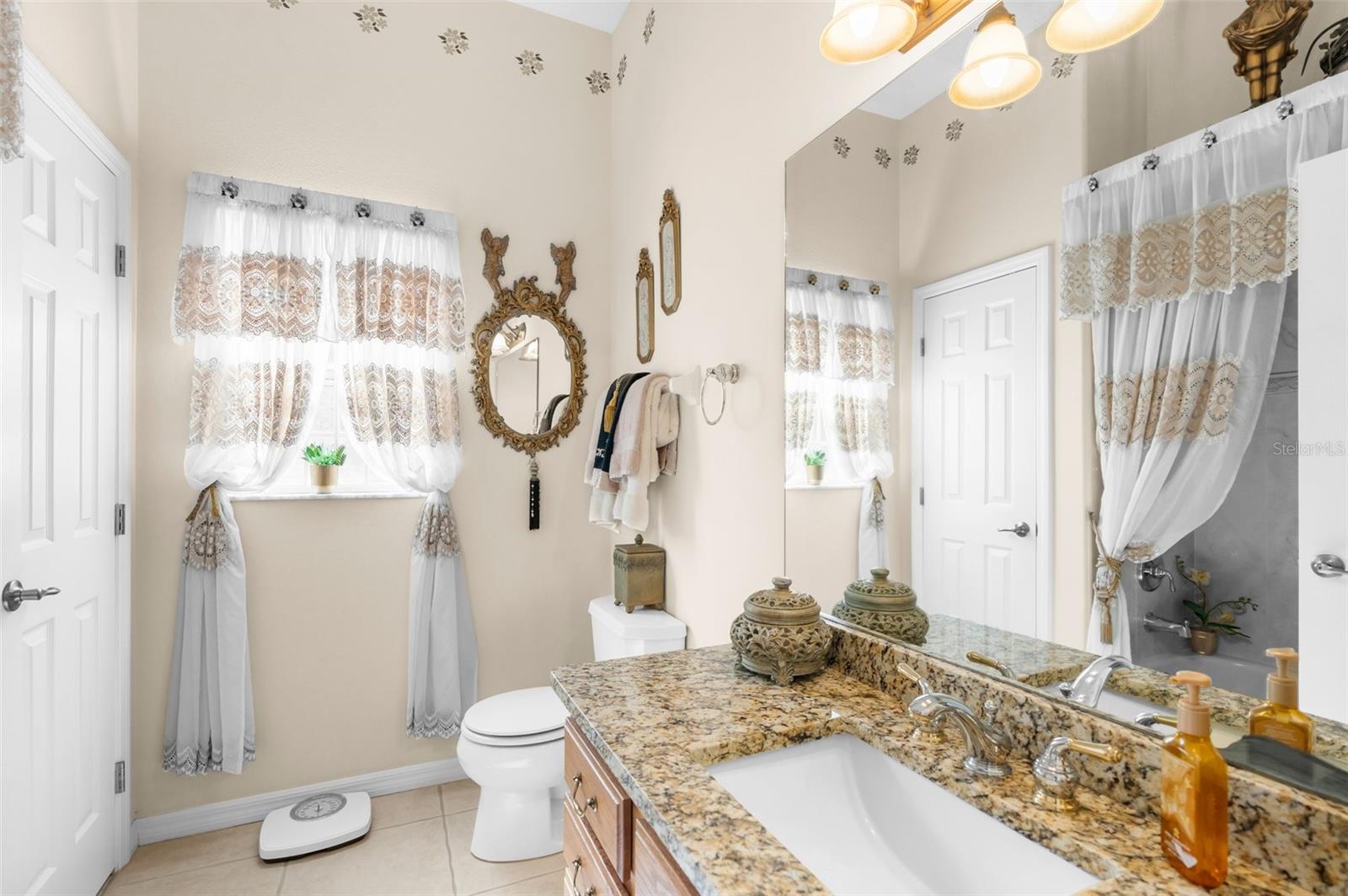 10124 SOUTHERN BREEZE CT