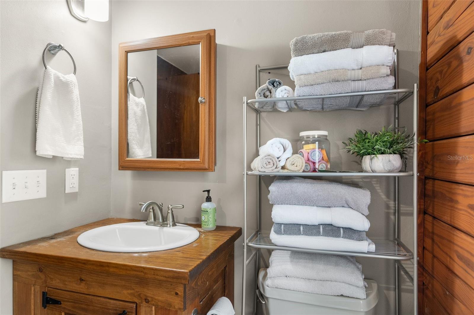 10718 W DUNNELLON RD