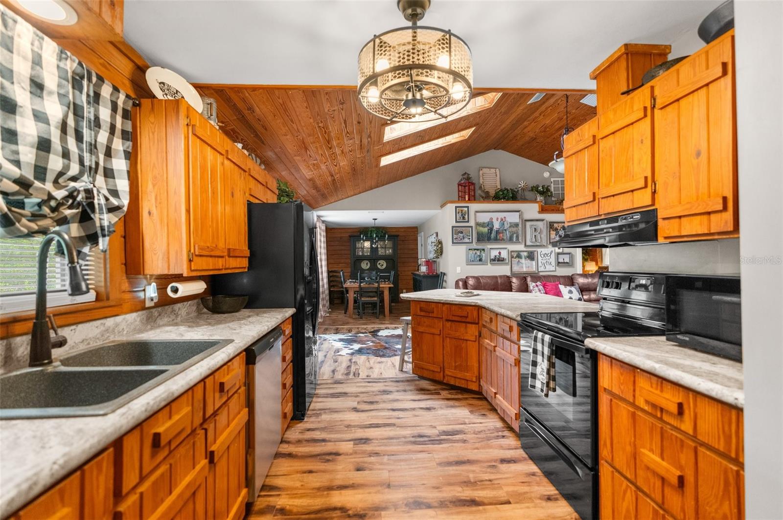 10718 W DUNNELLON RD